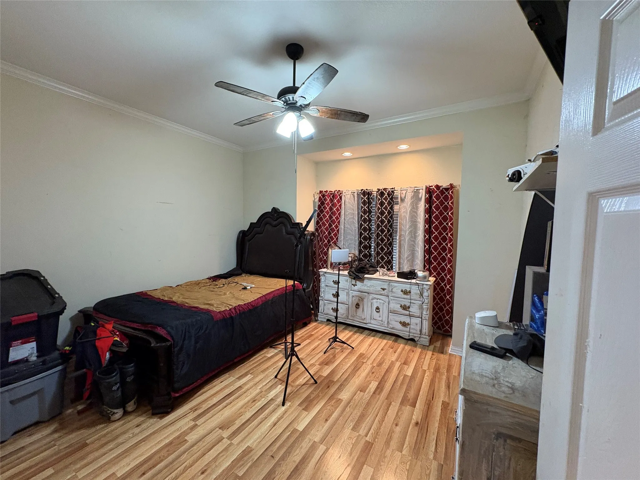 Single Family Residence For Sale in Tarrant County , 709 Timberview Court N, Fort Worth, Texas 76112, 4 Bedrooms, 3 Bathrooms, 2 Garage spaces, 2,868 Sqft, built in 2003, Price $410,000, mls#21135590, Real Estate Agent in Fort Worth, Homes For Sale in Tarrant county, Homes For Sale in Fort Worth, Realtor in Fort Worth Texas, Real Estate Brokerage Independent Realty Texas, Luminita Cordes Realtor