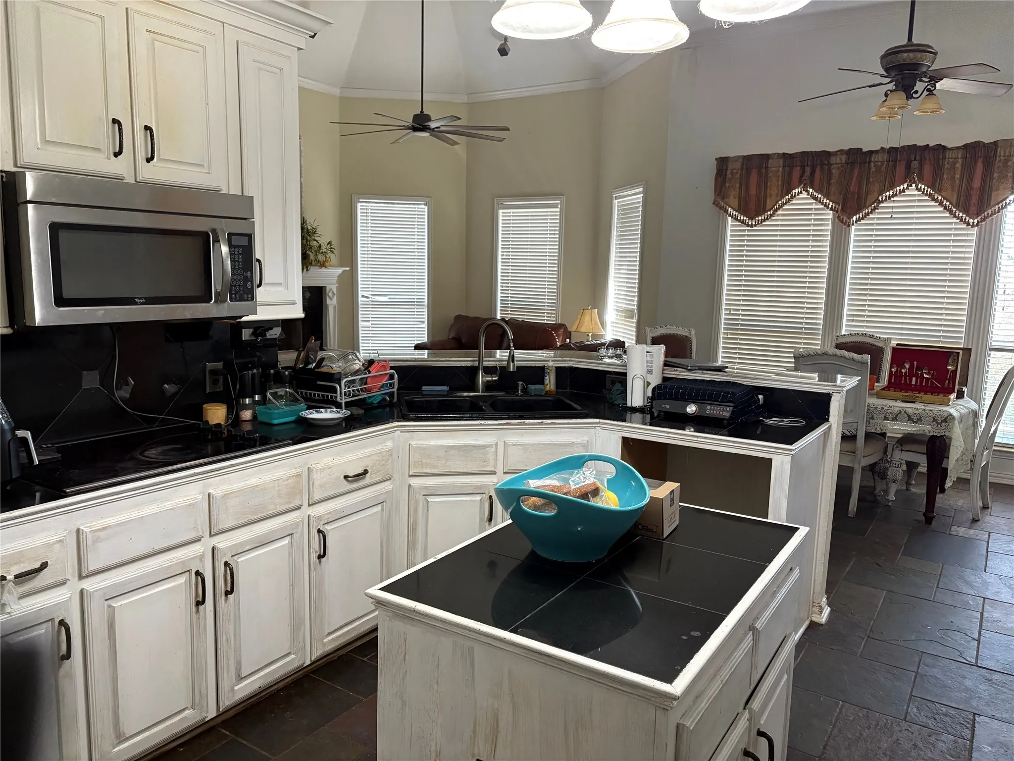 Single Family Residence For Sale in Tarrant County , 709 Timberview Court N, Fort Worth, Texas 76112, 4 Bedrooms, 3 Bathrooms, 2 Garage spaces, 2,868 Sqft, built in 2003, Price $410,000, mls#21135590, Real Estate Agent in Fort Worth, Homes For Sale in Tarrant county, Homes For Sale in Fort Worth, Realtor in Fort Worth Texas, Real Estate Brokerage Independent Realty Texas, Luminita Cordes Realtor