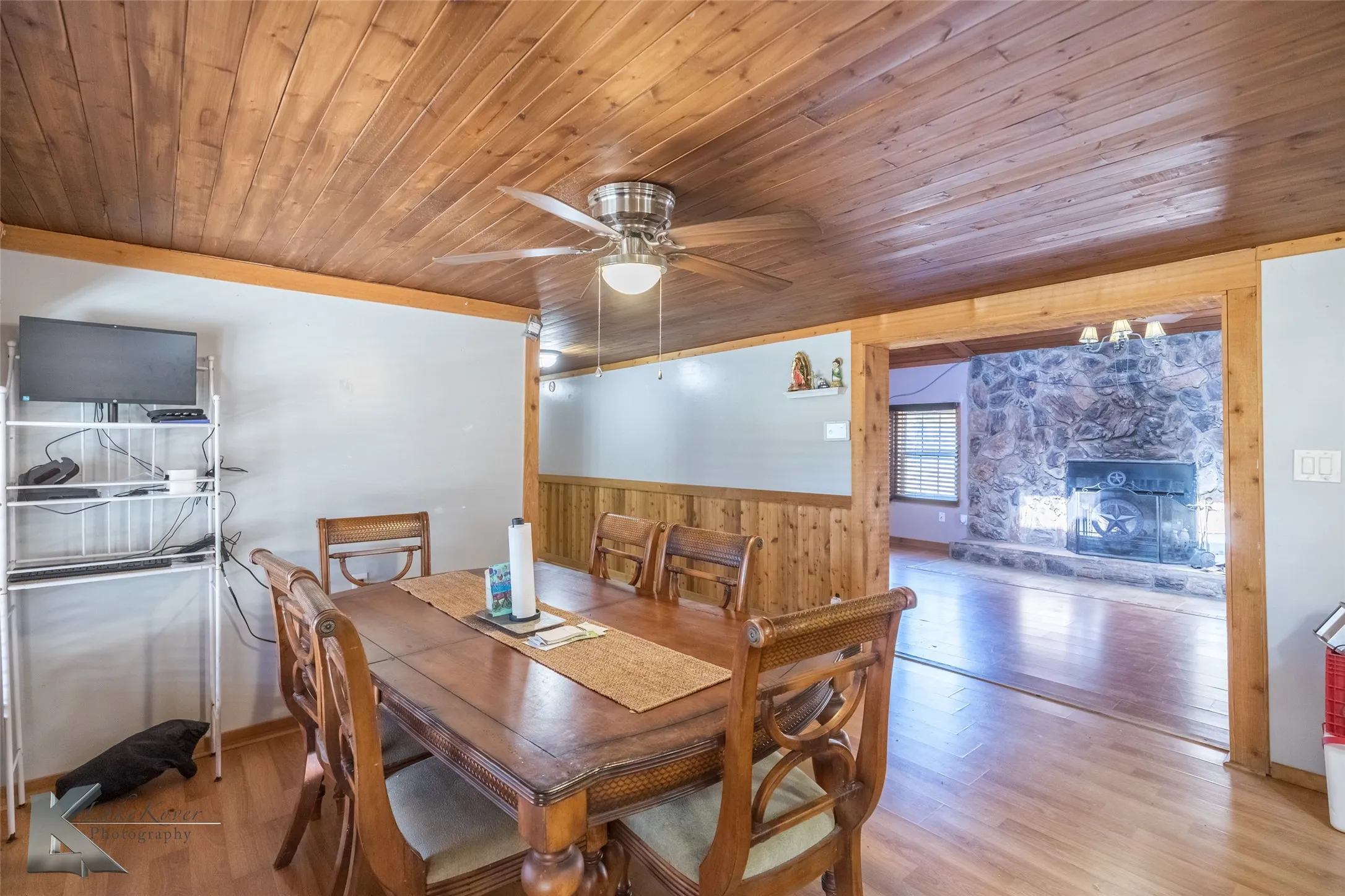Single Family Residence For Sale in Jones County , 10001 County Road 379, Hawley, Texas 79525, 3 Bedrooms, 2 Bathrooms, Garage spaces, 1,568 Sqft, built in 1977, Price $229,000, mls#21135035, Real Estate Agent in Hawley, Homes For Sale in Jones county, Homes For Sale in Hawley, Realtor in Hawley Texas, Real Estate Brokerage Independent Realty Texas, Luminita Cordes Realtor