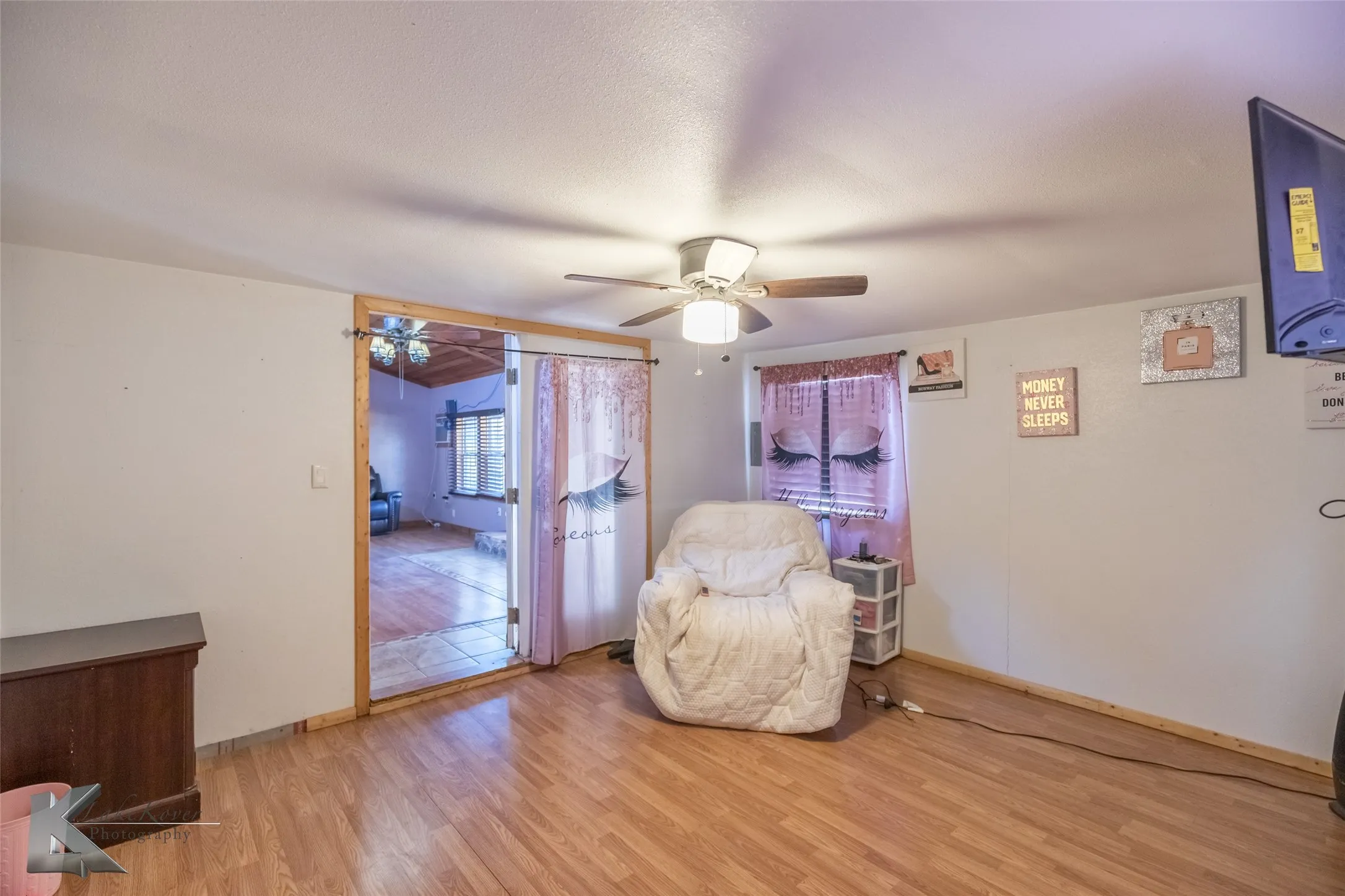 Single Family Residence For Sale in Jones County , 10001 County Road 379, Hawley, Texas 79525, 3 Bedrooms, 2 Bathrooms, Garage spaces, 1,568 Sqft, built in 1977, Price $229,000, mls#21135035, Real Estate Agent in Hawley, Homes For Sale in Jones county, Homes For Sale in Hawley, Realtor in Hawley Texas, Real Estate Brokerage Independent Realty Texas, Luminita Cordes Realtor