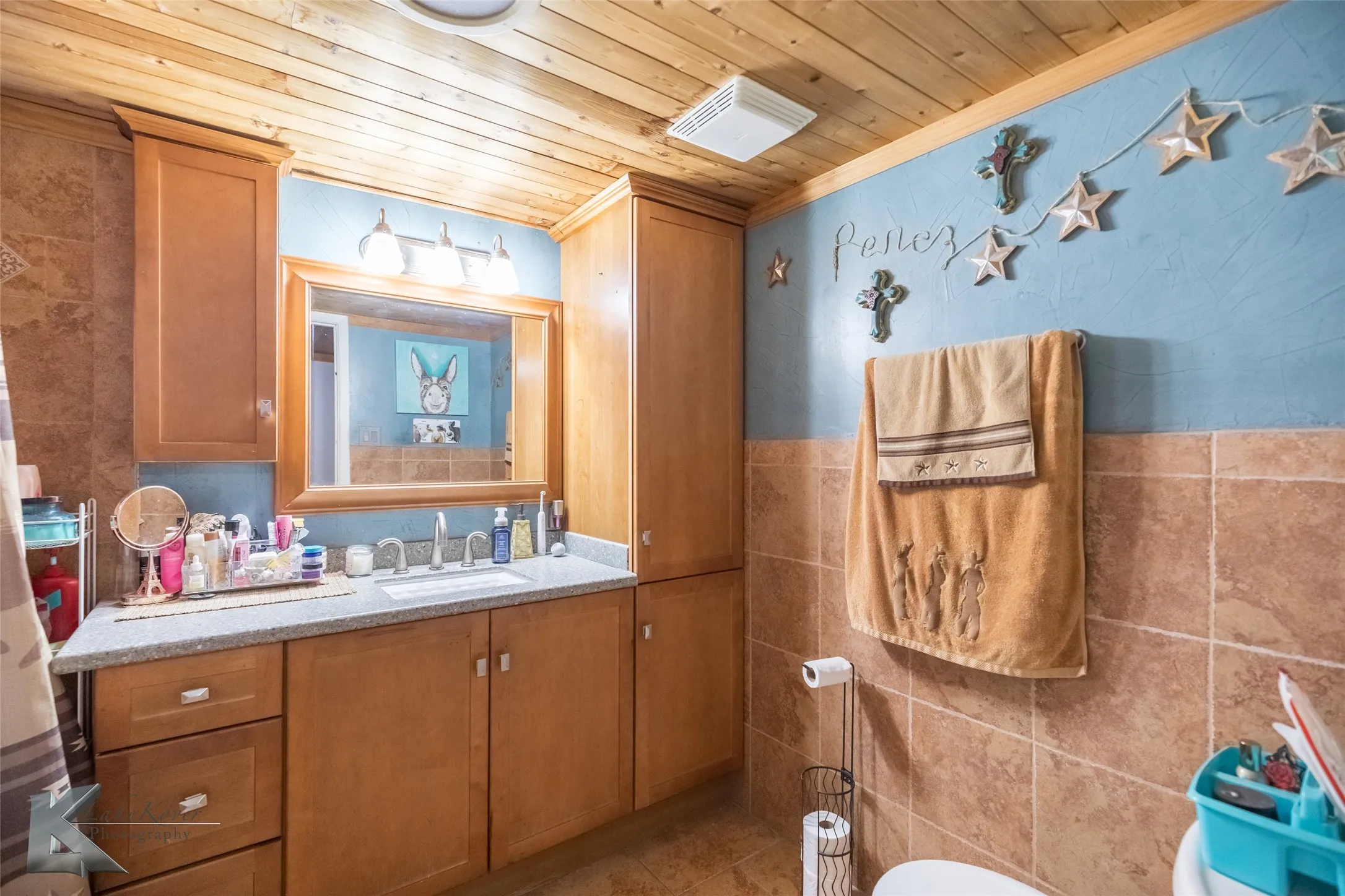 Single Family Residence For Sale in Jones County , 10001 County Road 379, Hawley, Texas 79525, 3 Bedrooms, 2 Bathrooms, Garage spaces, 1,568 Sqft, built in 1977, Price $229,000, mls#21135035, Real Estate Agent in Hawley, Homes For Sale in Jones county, Homes For Sale in Hawley, Realtor in Hawley Texas, Real Estate Brokerage Independent Realty Texas, Luminita Cordes Realtor