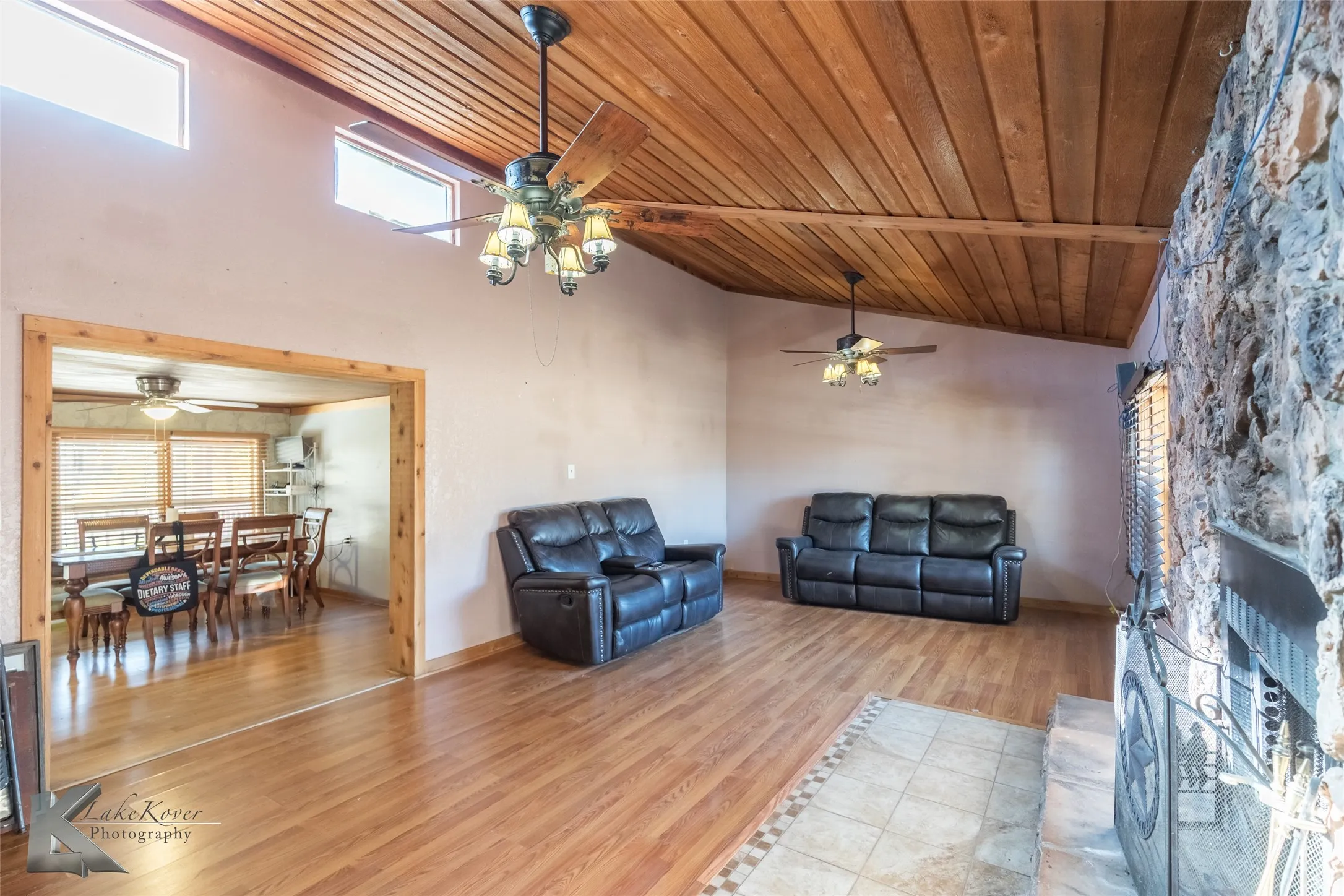 Single Family Residence For Sale in Jones County , 10001 County Road 379, Hawley, Texas 79525, 3 Bedrooms, 2 Bathrooms, Garage spaces, 1,568 Sqft, built in 1977, Price $229,000, mls#21135035, Real Estate Agent in Hawley, Homes For Sale in Jones county, Homes For Sale in Hawley, Realtor in Hawley Texas, Real Estate Brokerage Independent Realty Texas, Luminita Cordes Realtor