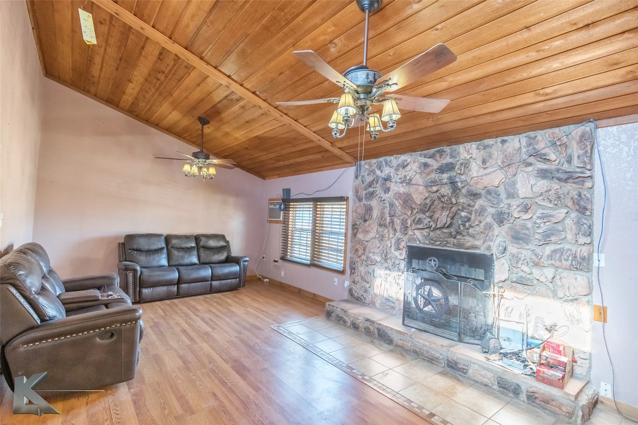 Single Family Residence For Sale in Jones County , 10001 County Road 379, Hawley, Texas 79525, 3 Bedrooms, 2 Bathrooms, Garage spaces, 1,568 Sqft, built in 1977, Price $229,000, mls#21135035, Real Estate Agent in Hawley, Homes For Sale in Jones county, Homes For Sale in Hawley, Realtor in Hawley Texas, Real Estate Brokerage Independent Realty Texas, Luminita Cordes Realtor