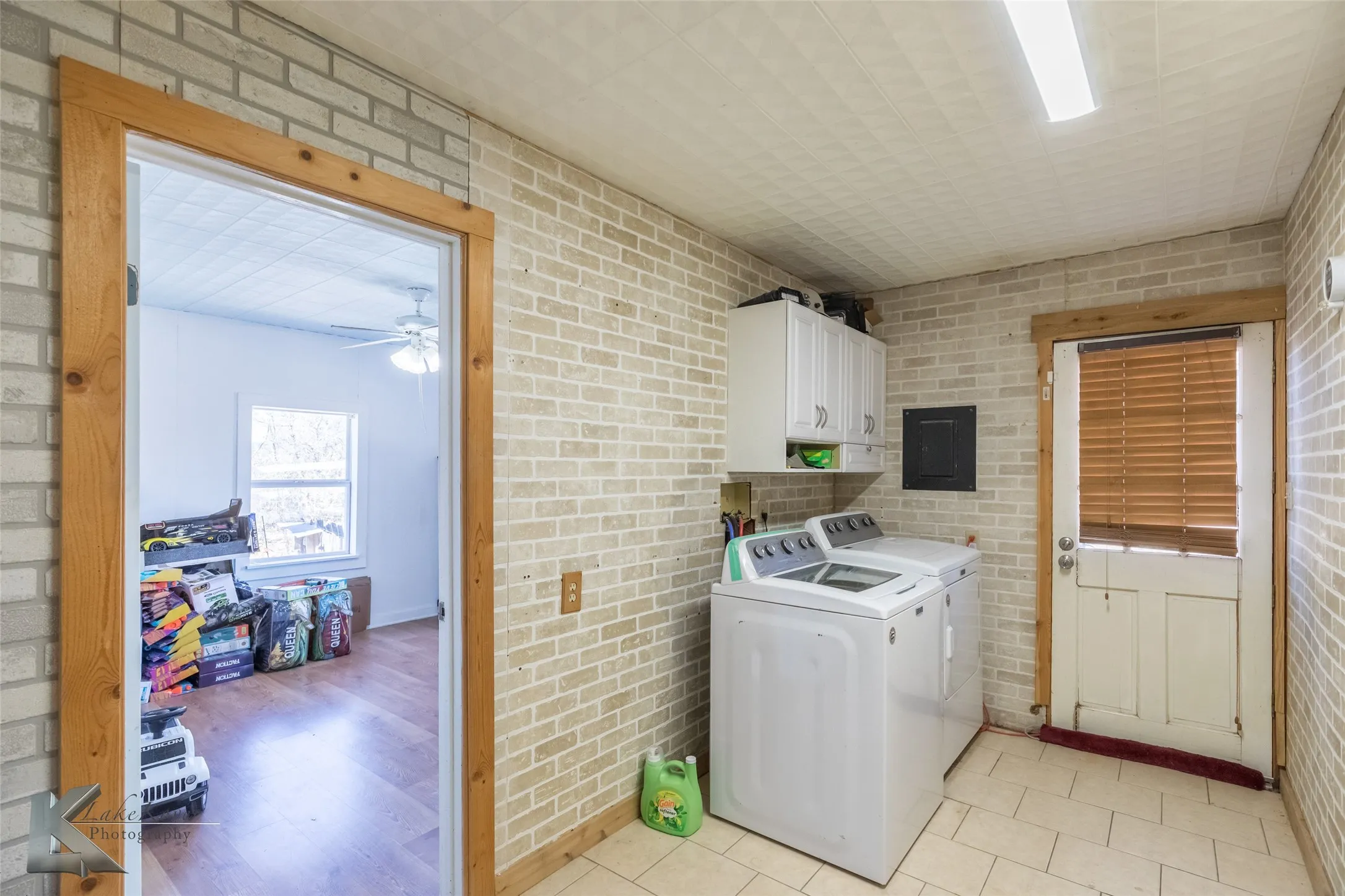 Single Family Residence For Sale in Jones County , 10001 County Road 379, Hawley, Texas 79525, 3 Bedrooms, 2 Bathrooms, Garage spaces, 1,568 Sqft, built in 1977, Price $229,000, mls#21135035, Real Estate Agent in Hawley, Homes For Sale in Jones county, Homes For Sale in Hawley, Realtor in Hawley Texas, Real Estate Brokerage Independent Realty Texas, Luminita Cordes Realtor