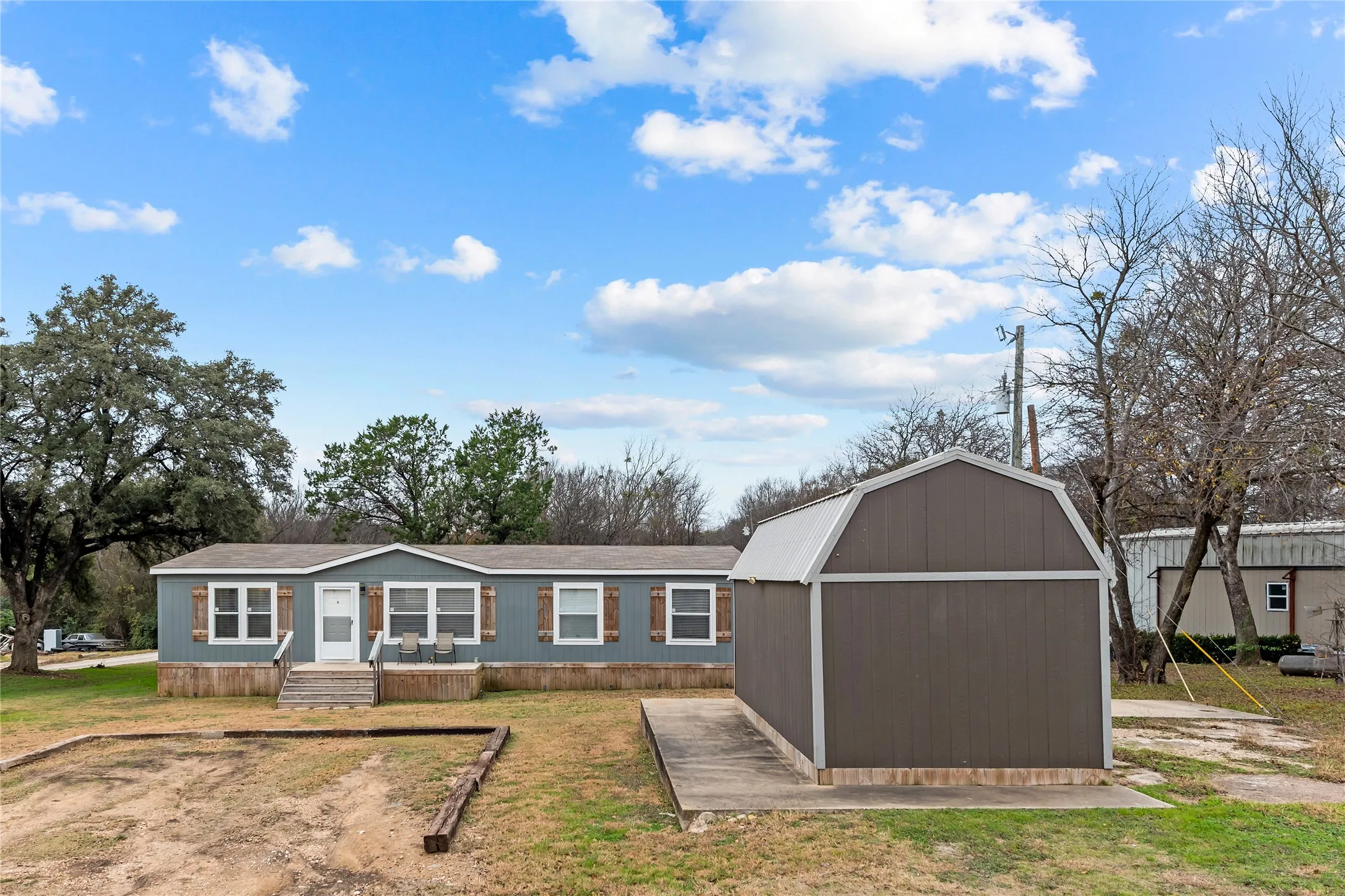 Mobile Home For Sale in Hill County , 135 Chisholm Pass, Whitney, Texas 76692, 3 Bedroom, 2 Bathroom, Garage spaces, 1,792 Sqft, built in 2022, mls#21138306, Real Estate Agent in Whitney, Homes For Sale in Hill county, Homes For Sale in Whitney, Realtor in Whitney Texas, Real Estate Brokerage Independent Realty Texas, Luminita Cordes Realtor