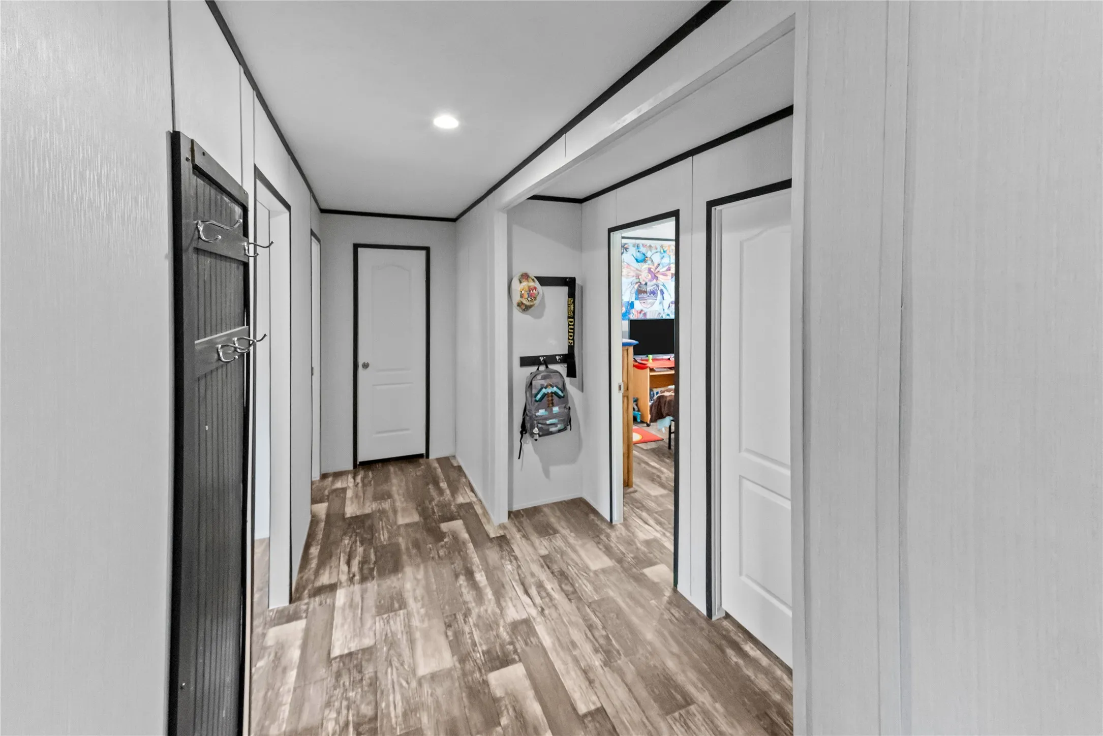 Mobile Home For Sale in Hill County , 135 Chisholm Pass, Whitney, Texas 76692, 3 Bedroom, 2 Bathroom, Garage spaces, 1,792 Sqft, built in 2022, mls#21138306, Real Estate Agent in Whitney, Homes For Sale in Hill county, Homes For Sale in Whitney, Realtor in Whitney Texas, Real Estate Brokerage Independent Realty Texas, Luminita Cordes Realtor