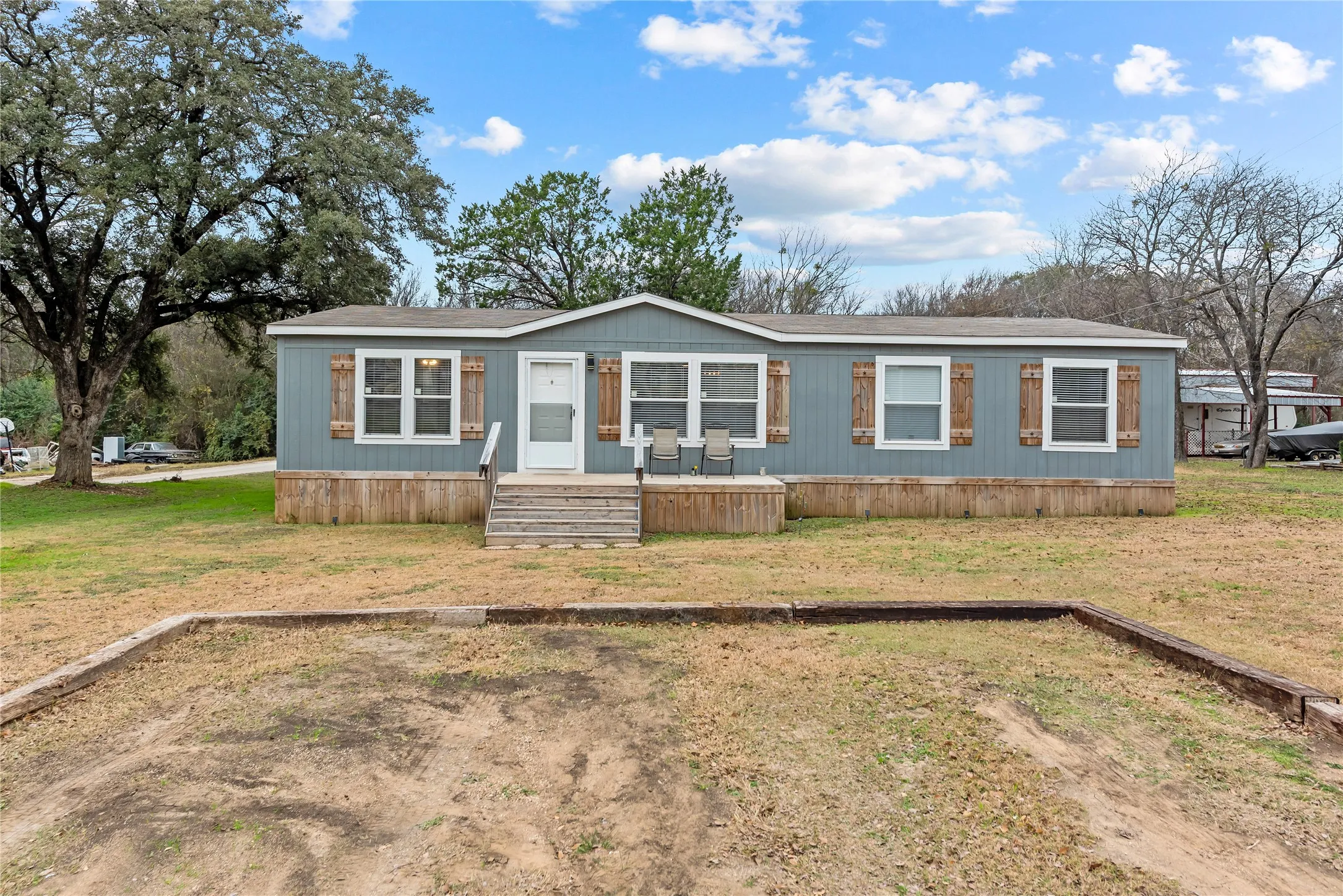 Mobile Home For Sale in Hill County , 135 Chisholm Pass, Whitney, Texas 76692, 3 Bedroom, 2 Bathroom, Garage spaces, 1,792 Sqft, built in 2022, mls#21138306, Real Estate Agent in Whitney, Homes For Sale in Hill county, Homes For Sale in Whitney, Realtor in Whitney Texas, Real Estate Brokerage Independent Realty Texas, Luminita Cordes Realtor