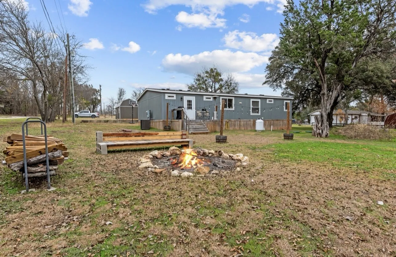 Mobile Home For Sale in Hill County , 135 Chisholm Pass, Whitney, Texas 76692, 3 Bedroom, 2 Bathroom, Garage spaces, 1,792 Sqft, built in 2022, mls#21138306, Real Estate Agent in Whitney, Homes For Sale in Hill county, Homes For Sale in Whitney, Realtor in Whitney Texas, Real Estate Brokerage Independent Realty Texas, Luminita Cordes Realtor