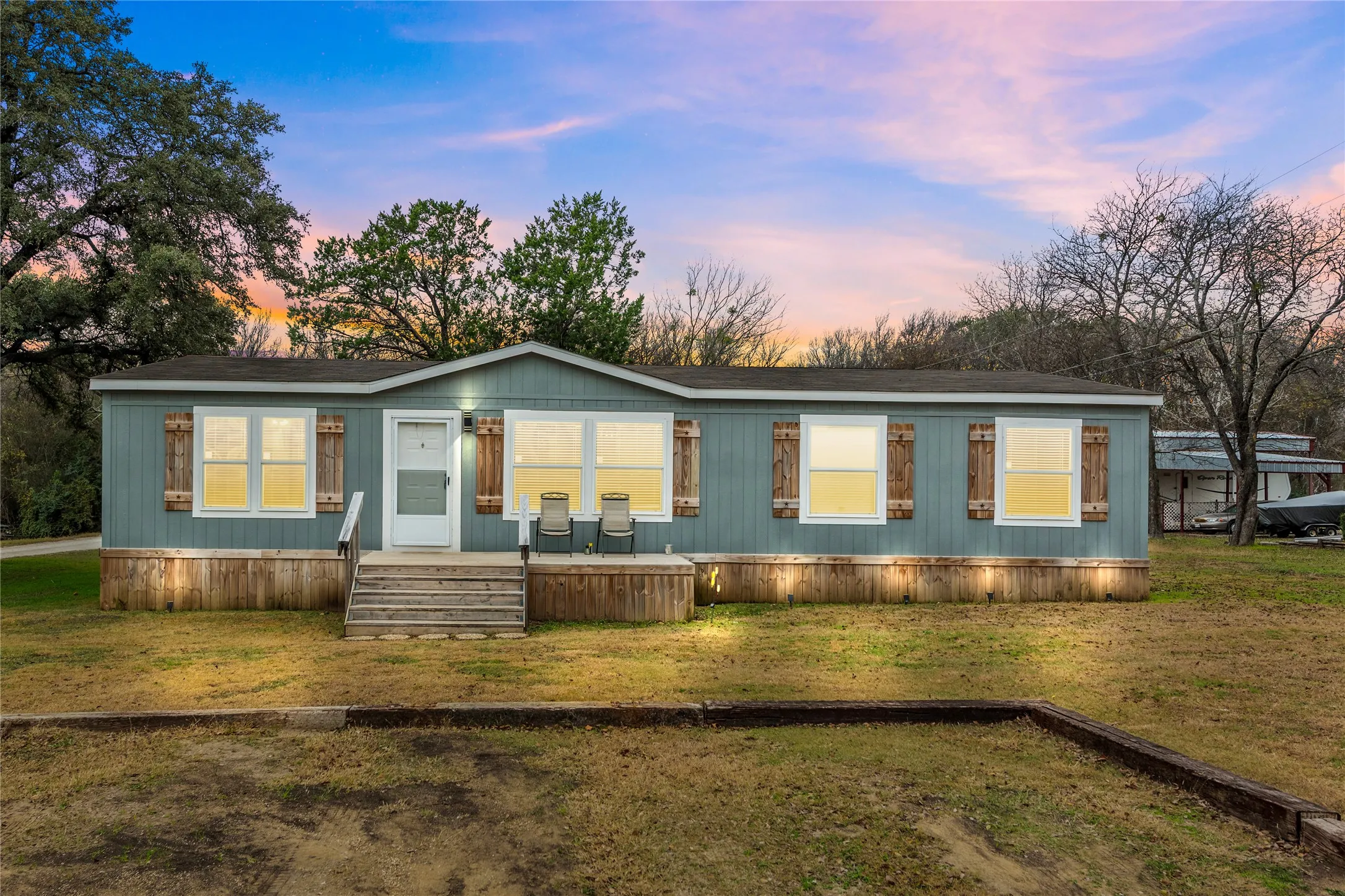 Mobile Home For Sale in Hill County , 135 Chisholm Pass, Whitney, Texas 76692, 3 Bedroom, 2 Bathroom, Garage spaces, 1,792 Sqft, built in 2022, mls#21138306, Real Estate Agent in Whitney, Homes For Sale in Hill county, Homes For Sale in Whitney, Realtor in Whitney Texas, Real Estate Brokerage Independent Realty Texas, Luminita Cordes Realtor