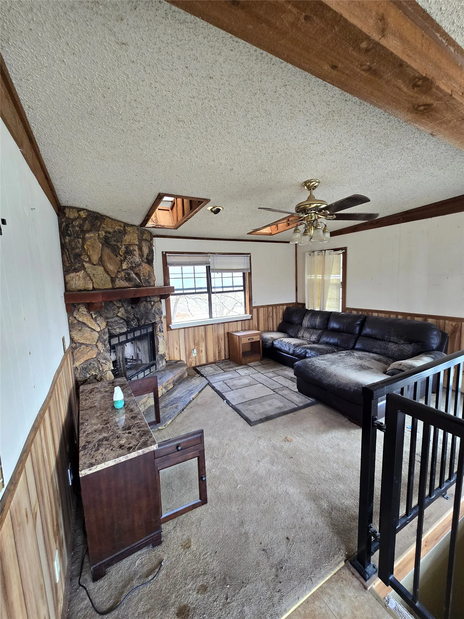Single Family Residence For Sale in Navarro County , 2240 County Road 2162, Barry, Texas 75102, 3 Bedroom, 2 Bathroom, Garage spaces, 1,640 Sqft, built in 1989, mls#21138270, Real Estate Agent in Barry, Homes For Sale in Navarro county, Homes For Sale in Barry, Realtor in Barry Texas, Real Estate Brokerage Independent Realty Texas, Luminita Cordes Realtor