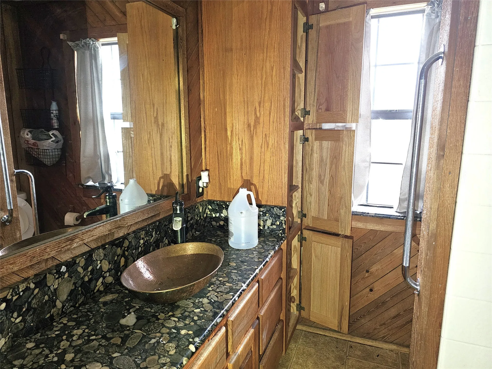 Single Family Residence For Sale in Navarro County , 2240 County Road 2162, Barry, Texas 75102, 3 Bedroom, 2 Bathroom, Garage spaces, 1,640 Sqft, built in 1989, mls#21138270, Real Estate Agent in Barry, Homes For Sale in Navarro county, Homes For Sale in Barry, Realtor in Barry Texas, Real Estate Brokerage Independent Realty Texas, Luminita Cordes Realtor