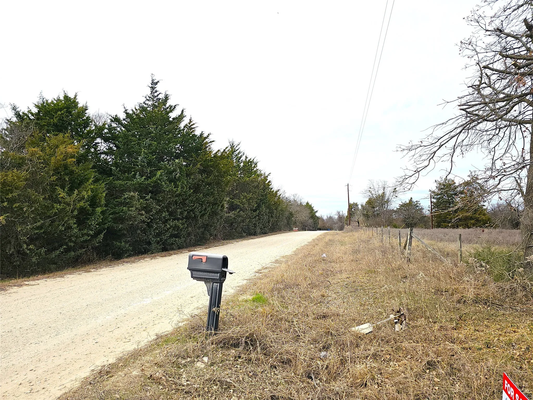 Single Family Residence For Sale in Navarro County , 2240 County Road 2162, Barry, Texas 75102, 3 Bedroom, 2 Bathroom, Garage spaces, 1,640 Sqft, built in 1989, mls#21138270, Real Estate Agent in Barry, Homes For Sale in Navarro county, Homes For Sale in Barry, Realtor in Barry Texas, Real Estate Brokerage Independent Realty Texas, Luminita Cordes Realtor