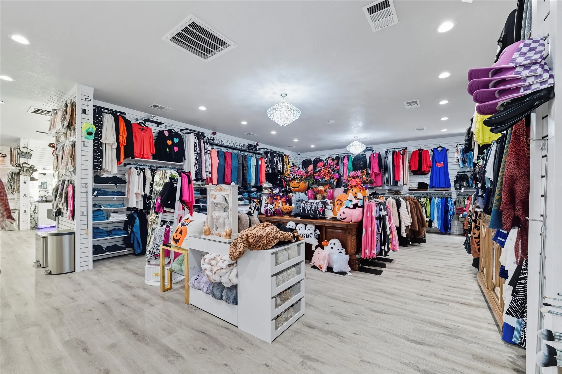 Retail For Sale in Tarrant County , 450 W Harwood Road, Hurst, Texas 76054, 0, 0, Garage spaces, 0 Sqft, built in 2000, Preowned, Price $1,699,999, mls#21138314, Real Estate Agent in Hurst, Homes For Sale in Tarrant county, Homes For Sale in Hurst, Realtor in Hurst Texas, Real Estate Brokerage Independent Realty Texas, Luminita Cordes Realtor