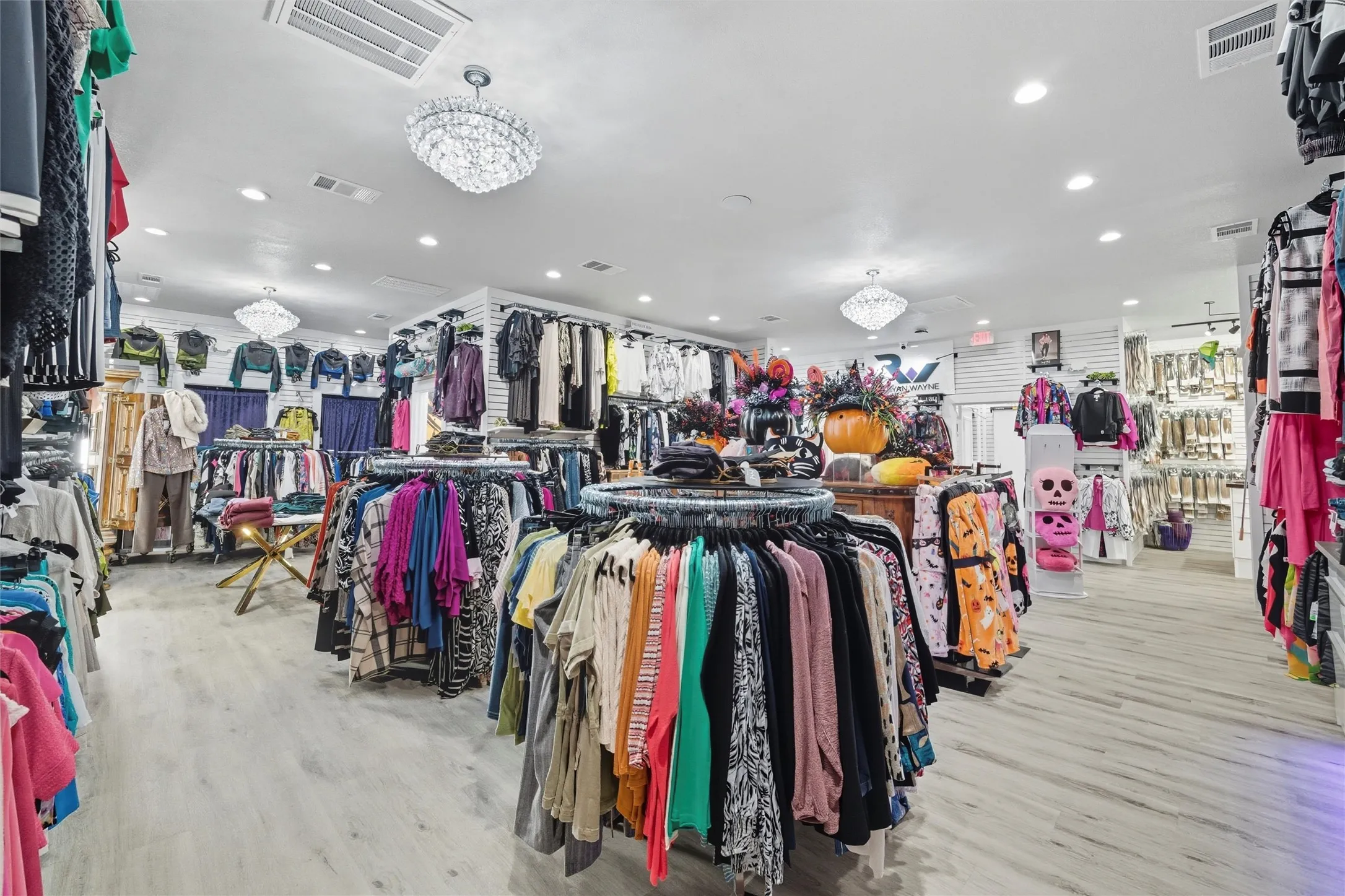 Retail For Sale in Tarrant County , 450 W Harwood Road, Hurst, Texas 76054, 0, 0, Garage spaces, 0 Sqft, built in 2000, Preowned, Price $1,699,999, mls#21138314, Real Estate Agent in Hurst, Homes For Sale in Tarrant county, Homes For Sale in Hurst, Realtor in Hurst Texas, Real Estate Brokerage Independent Realty Texas, Luminita Cordes Realtor
