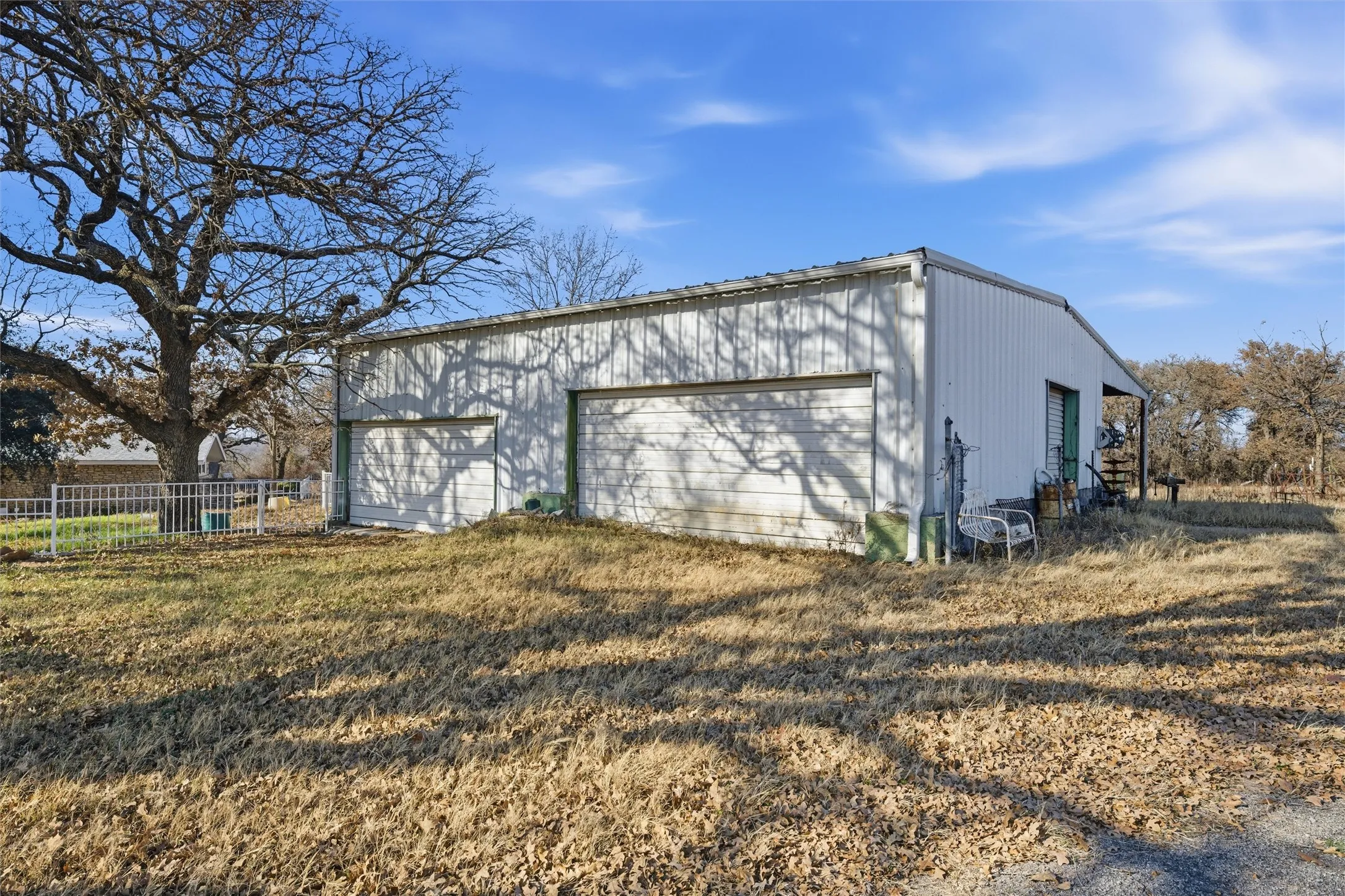 Farm For Sale in Comanche County , 5300 Highway 2247, De Leon, Texas 76444, 3 Bedrooms, 3 Bathrooms, 3 Garage spaces, 2,185 Sqft, built in 1988, Price $2,100,000, mls#21138429, Real Estate Agent in De Leon, Homes For Sale in Comanche county, Homes For Sale in De Leon, Realtor in De Leon Texas, Real Estate Brokerage Independent Realty Texas, Luminita Cordes Realtor