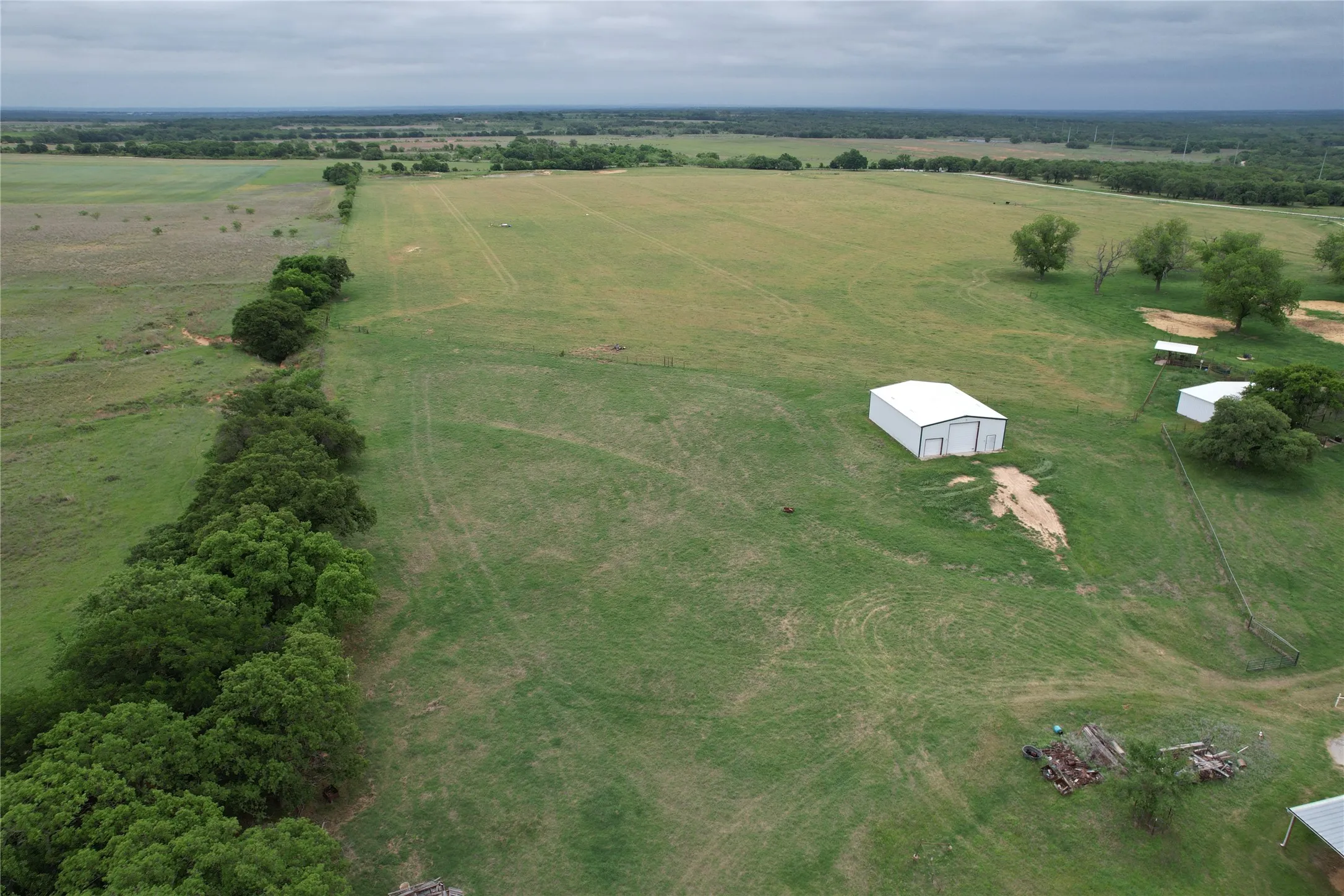 Farm For Sale in Comanche County , 5300 Highway 2247, De Leon, Texas 76444, 3 Bedrooms, 3 Bathrooms, 3 Garage spaces, 2,185 Sqft, built in 1988, Price $2,100,000, mls#21138429, Real Estate Agent in De Leon, Homes For Sale in Comanche county, Homes For Sale in De Leon, Realtor in De Leon Texas, Real Estate Brokerage Independent Realty Texas, Luminita Cordes Realtor