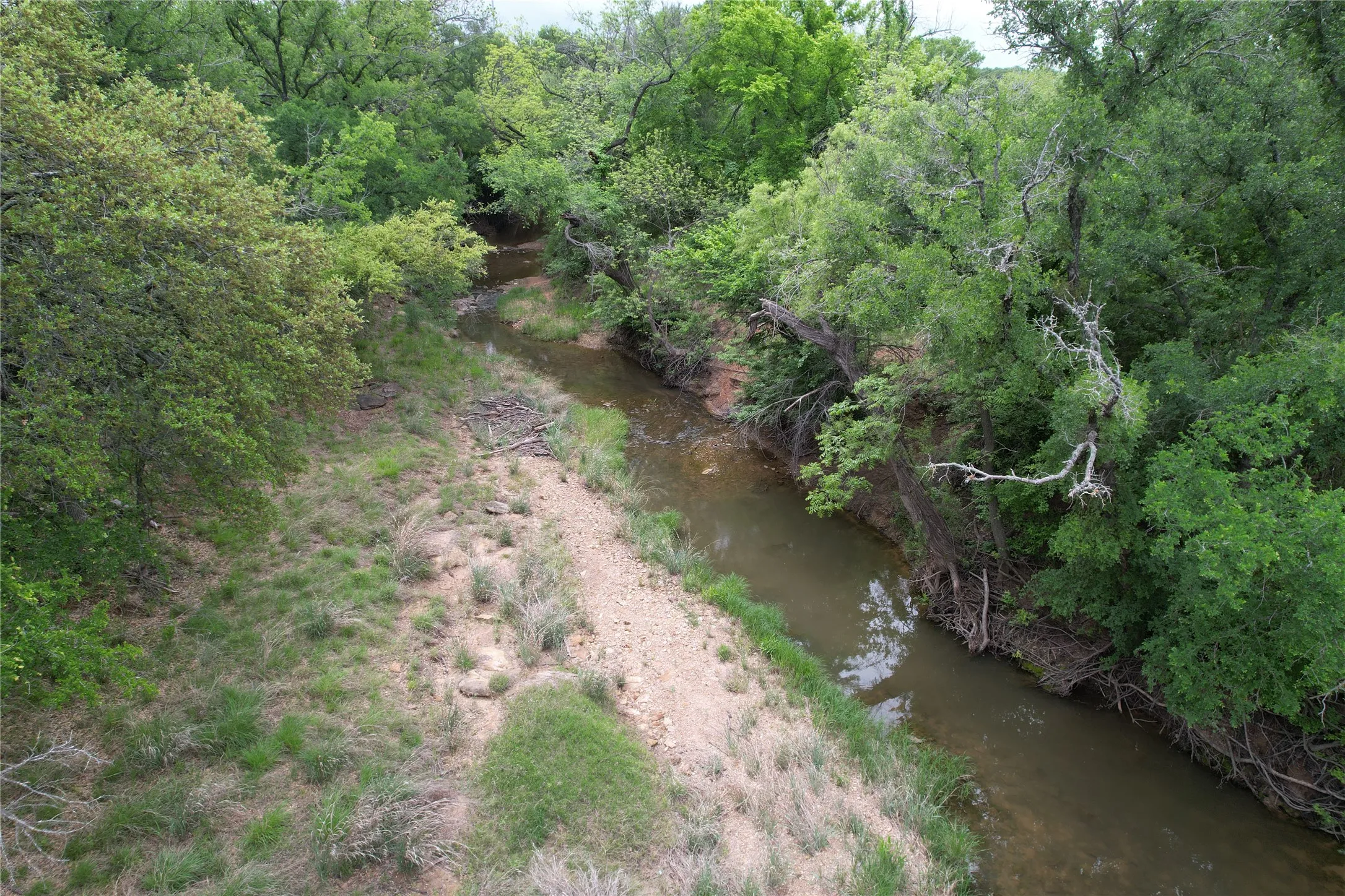 Farm For Sale in Comanche County , 5300 Highway 2247, De Leon, Texas 76444, 3 Bedrooms, 3 Bathrooms, 3 Garage spaces, 2,185 Sqft, built in 1988, Price $2,100,000, mls#21138429, Real Estate Agent in De Leon, Homes For Sale in Comanche county, Homes For Sale in De Leon, Realtor in De Leon Texas, Real Estate Brokerage Independent Realty Texas, Luminita Cordes Realtor