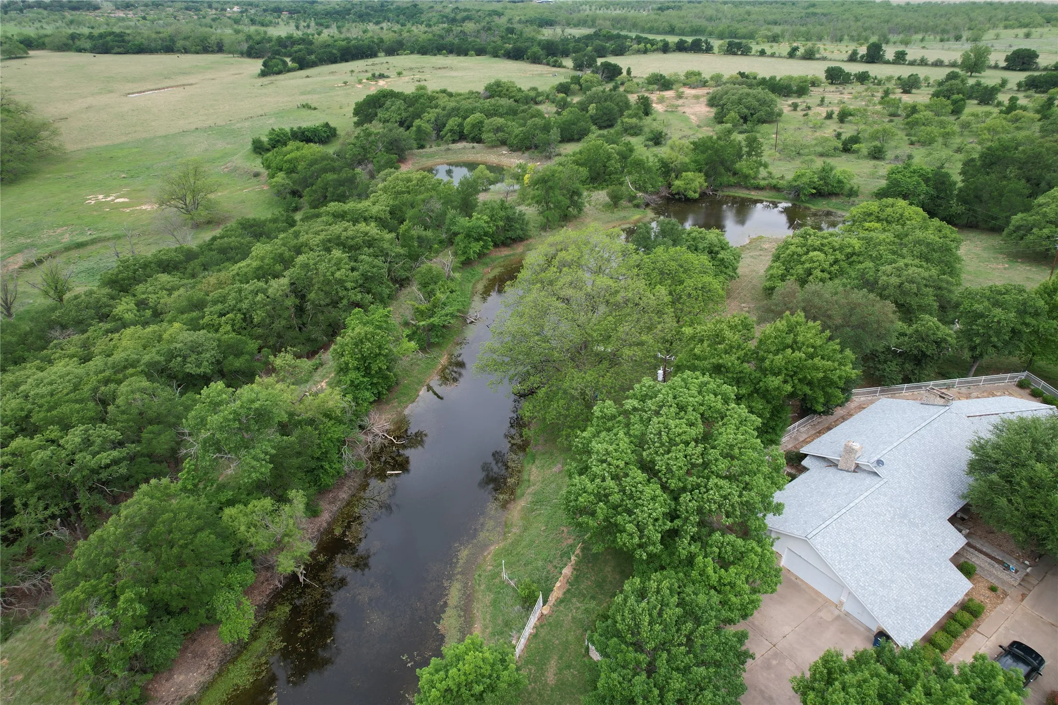 Farm For Sale in Comanche County , 5300 Highway 2247, De Leon, Texas 76444, 3 Bedrooms, 3 Bathrooms, 3 Garage spaces, 2,185 Sqft, built in 1988, Price $2,100,000, mls#21138429, Real Estate Agent in De Leon, Homes For Sale in Comanche county, Homes For Sale in De Leon, Realtor in De Leon Texas, Real Estate Brokerage Independent Realty Texas, Luminita Cordes Realtor