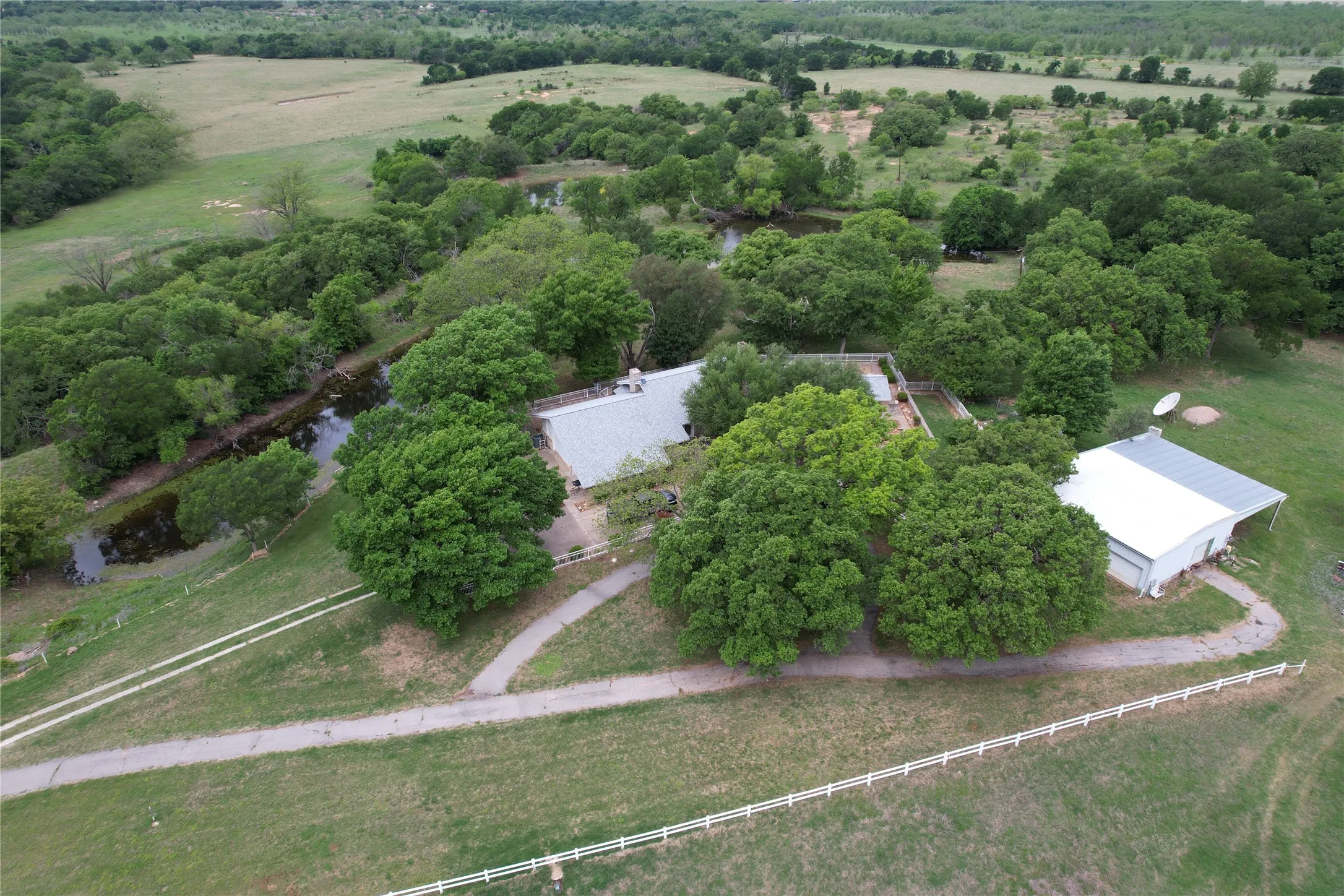 Farm For Sale in Comanche County , 5300 Highway 2247, De Leon, Texas 76444, 3 Bedrooms, 3 Bathrooms, 3 Garage spaces, 2,185 Sqft, built in 1988, Price $2,100,000, mls#21138429, Real Estate Agent in De Leon, Homes For Sale in Comanche county, Homes For Sale in De Leon, Realtor in De Leon Texas, Real Estate Brokerage Independent Realty Texas, Luminita Cordes Realtor