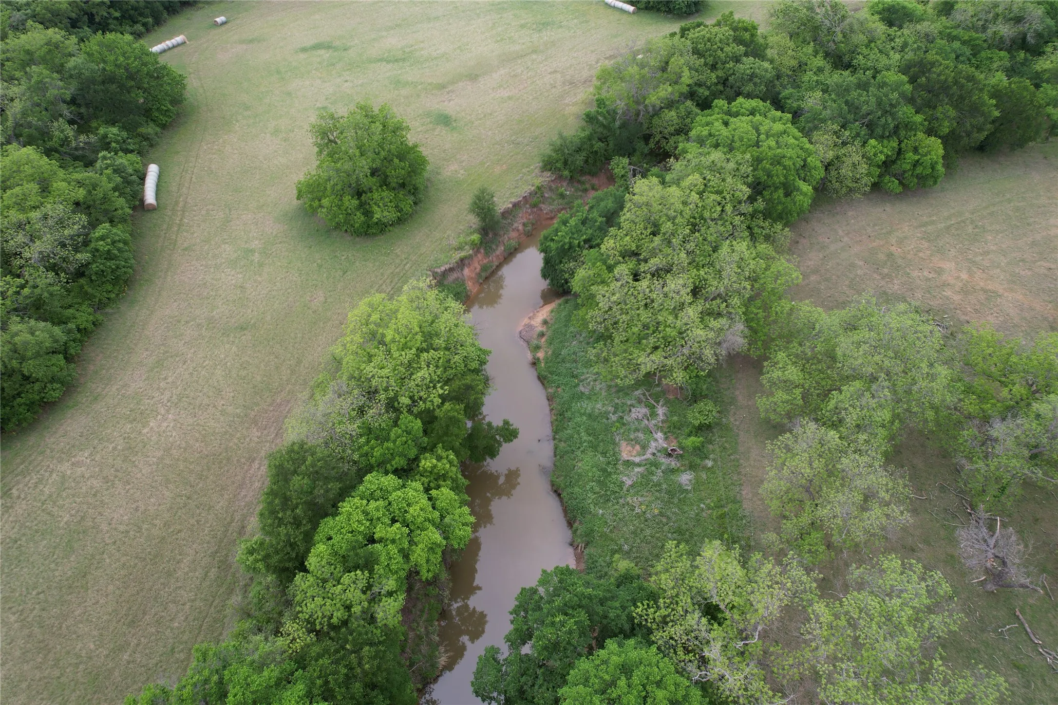 Farm For Sale in Comanche County , 5300 Highway 2247, De Leon, Texas 76444, 3 Bedrooms, 3 Bathrooms, 3 Garage spaces, 2,185 Sqft, built in 1988, Price $2,100,000, mls#21138429, Real Estate Agent in De Leon, Homes For Sale in Comanche county, Homes For Sale in De Leon, Realtor in De Leon Texas, Real Estate Brokerage Independent Realty Texas, Luminita Cordes Realtor