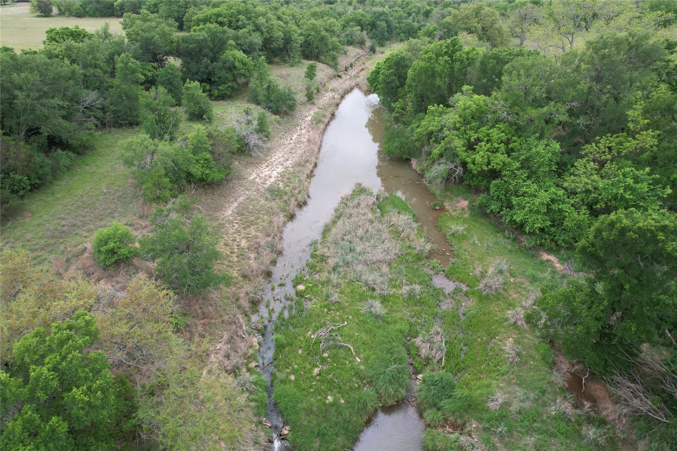 Farm For Sale in Comanche County , 5300 Highway 2247, De Leon, Texas 76444, 3 Bedrooms, 3 Bathrooms, 3 Garage spaces, 2,185 Sqft, built in 1988, Price $2,100,000, mls#21138429, Real Estate Agent in De Leon, Homes For Sale in Comanche county, Homes For Sale in De Leon, Realtor in De Leon Texas, Real Estate Brokerage Independent Realty Texas, Luminita Cordes Realtor