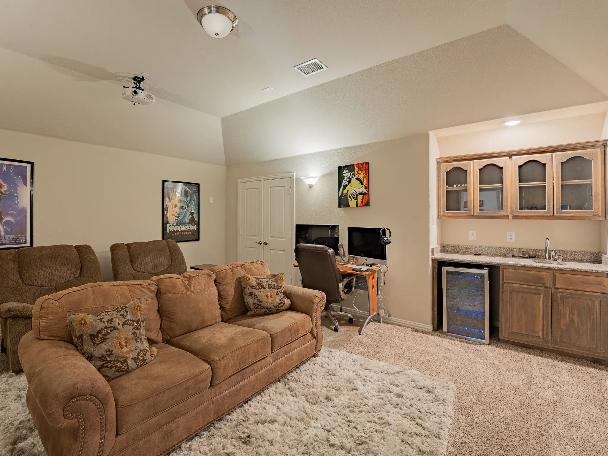 Single Family Residence For Sale in Ellis County , 2630 Flatbush Avenue, Midlothian, Texas 76065, 5 Bedroom, 5 Bathroom, 3 Garage spaces, 4,570 Sqft, built in 2019, mls#21138146, Real Estate Agent in Midlothian, Homes For Sale in Ellis county, Homes For Sale in Midlothian, Realtor in Midlothian Texas, Real Estate Brokerage Independent Realty Texas, Luminita Cordes Realtor