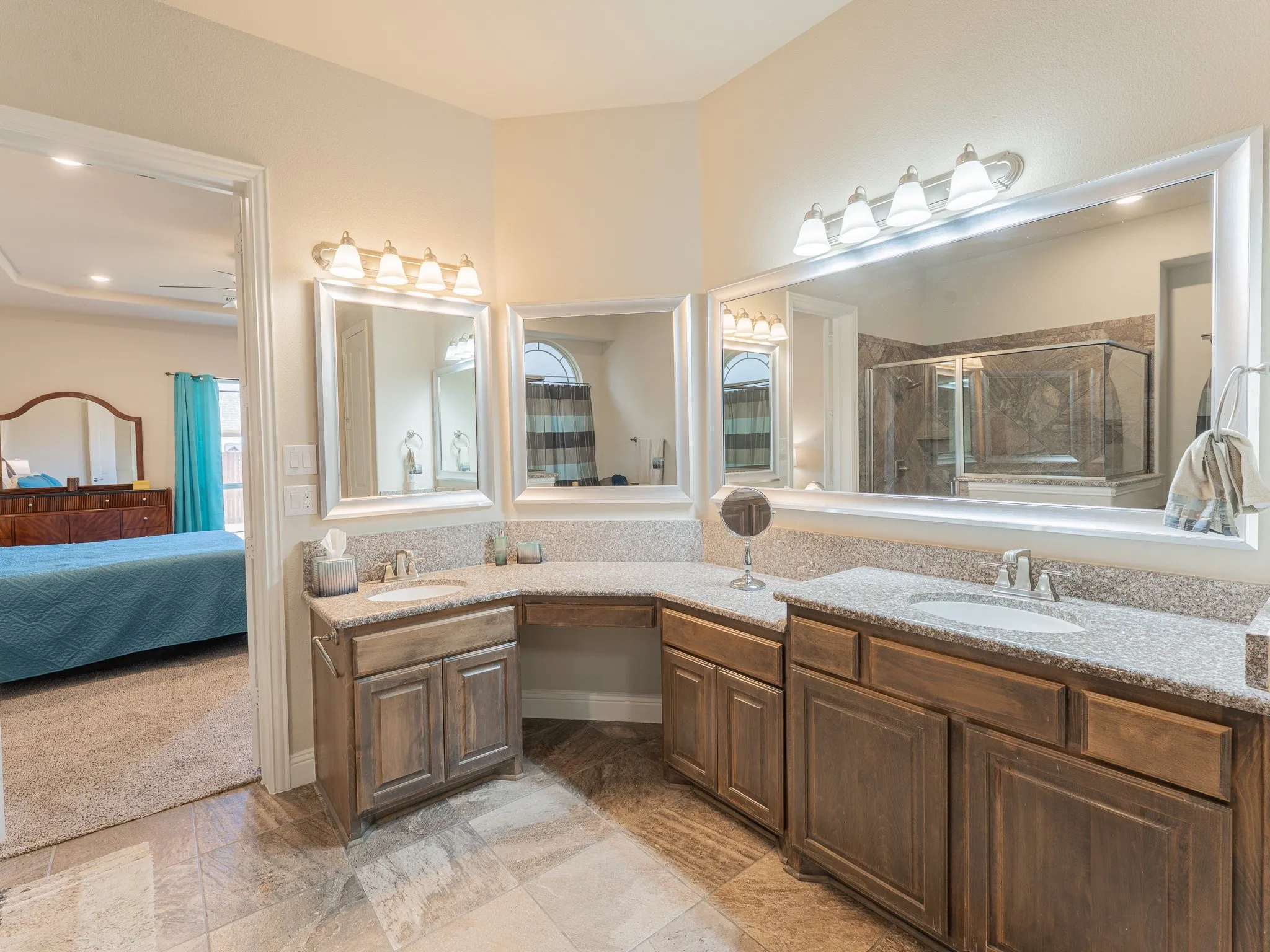 Single Family Residence For Sale in Ellis County , 2630 Flatbush Avenue, Midlothian, Texas 76065, 5 Bedroom, 5 Bathroom, 3 Garage spaces, 4,570 Sqft, built in 2019, mls#21138146, Real Estate Agent in Midlothian, Homes For Sale in Ellis county, Homes For Sale in Midlothian, Realtor in Midlothian Texas, Real Estate Brokerage Independent Realty Texas, Luminita Cordes Realtor