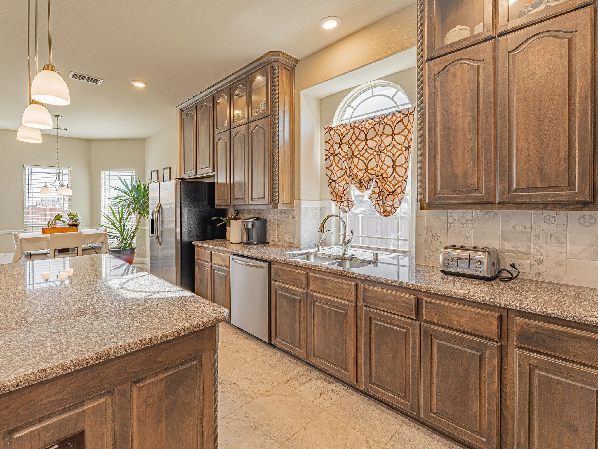 Single Family Residence For Sale in Ellis County , 2630 Flatbush Avenue, Midlothian, Texas 76065, 5 Bedroom, 5 Bathroom, 3 Garage spaces, 4,570 Sqft, built in 2019, mls#21138146, Real Estate Agent in Midlothian, Homes For Sale in Ellis county, Homes For Sale in Midlothian, Realtor in Midlothian Texas, Real Estate Brokerage Independent Realty Texas, Luminita Cordes Realtor