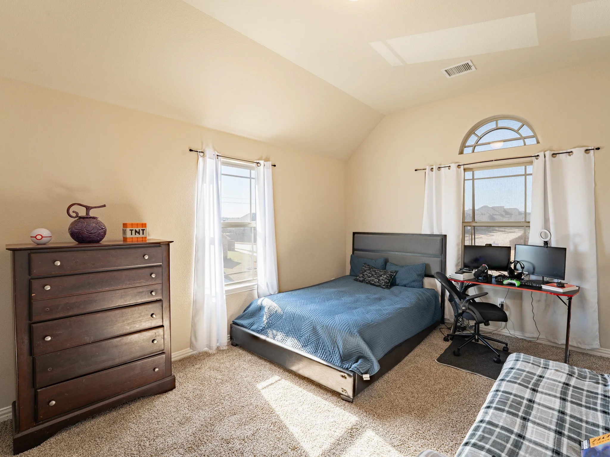 Single Family Residence For Sale in Ellis County , 2630 Flatbush Avenue, Midlothian, Texas 76065, 5 Bedroom, 5 Bathroom, 3 Garage spaces, 4,570 Sqft, built in 2019, mls#21138146, Real Estate Agent in Midlothian, Homes For Sale in Ellis county, Homes For Sale in Midlothian, Realtor in Midlothian Texas, Real Estate Brokerage Independent Realty Texas, Luminita Cordes Realtor