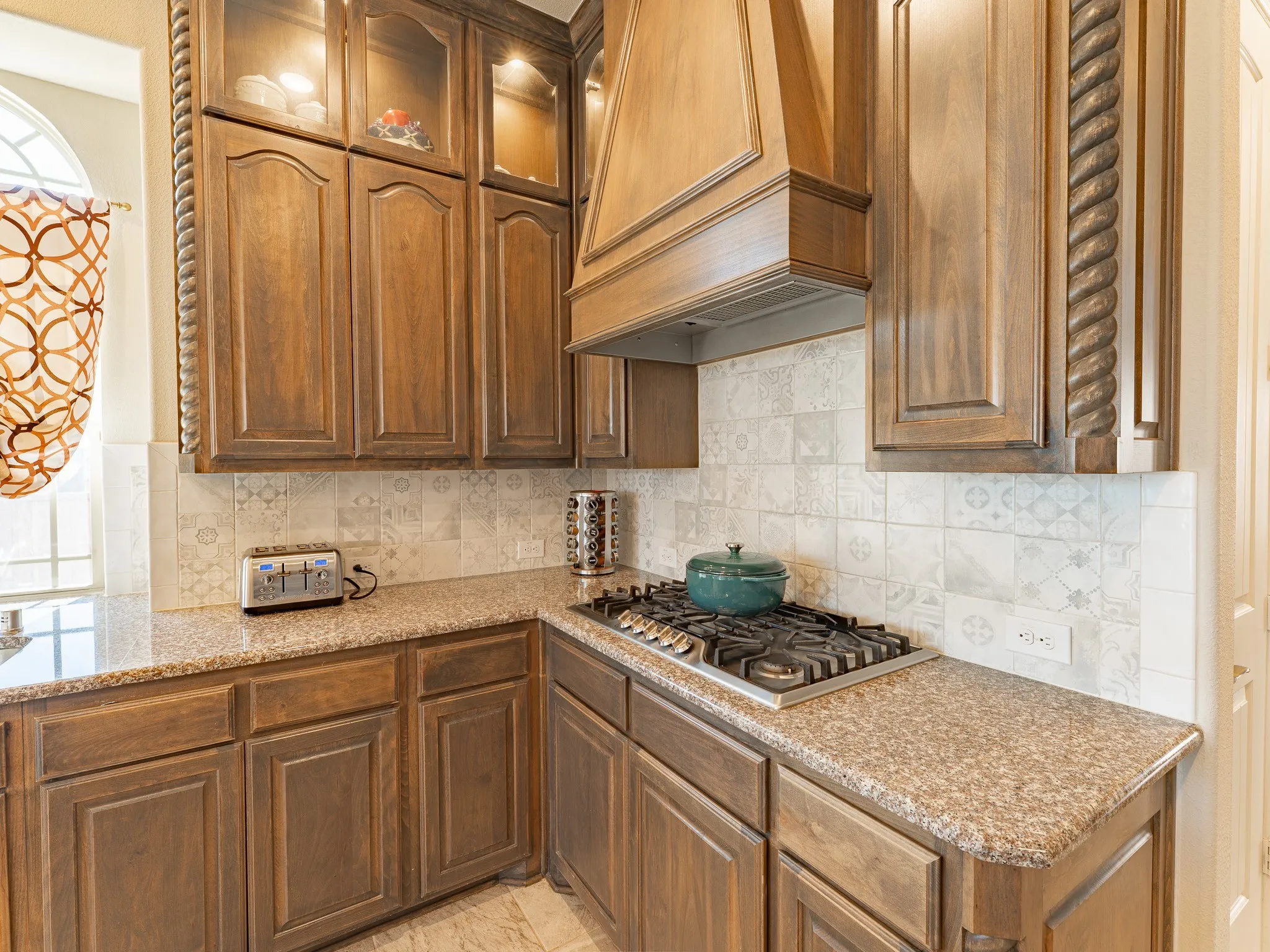 Single Family Residence For Sale in Ellis County , 2630 Flatbush Avenue, Midlothian, Texas 76065, 5 Bedroom, 5 Bathroom, 3 Garage spaces, 4,570 Sqft, built in 2019, mls#21138146, Real Estate Agent in Midlothian, Homes For Sale in Ellis county, Homes For Sale in Midlothian, Realtor in Midlothian Texas, Real Estate Brokerage Independent Realty Texas, Luminita Cordes Realtor