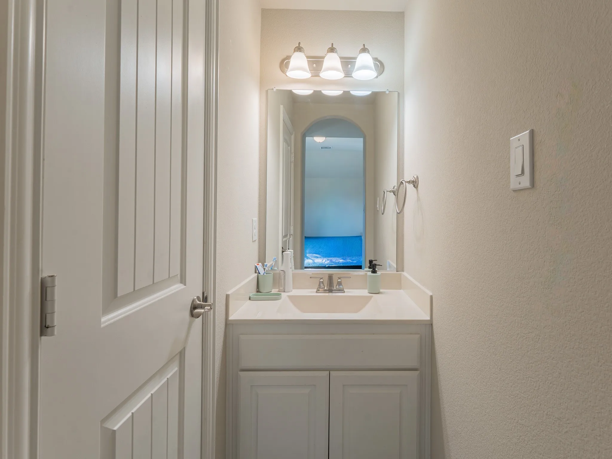 Single Family Residence For Sale in Ellis County , 2630 Flatbush Avenue, Midlothian, Texas 76065, 5 Bedroom, 5 Bathroom, 3 Garage spaces, 4,570 Sqft, built in 2019, mls#21138146, Real Estate Agent in Midlothian, Homes For Sale in Ellis county, Homes For Sale in Midlothian, Realtor in Midlothian Texas, Real Estate Brokerage Independent Realty Texas, Luminita Cordes Realtor