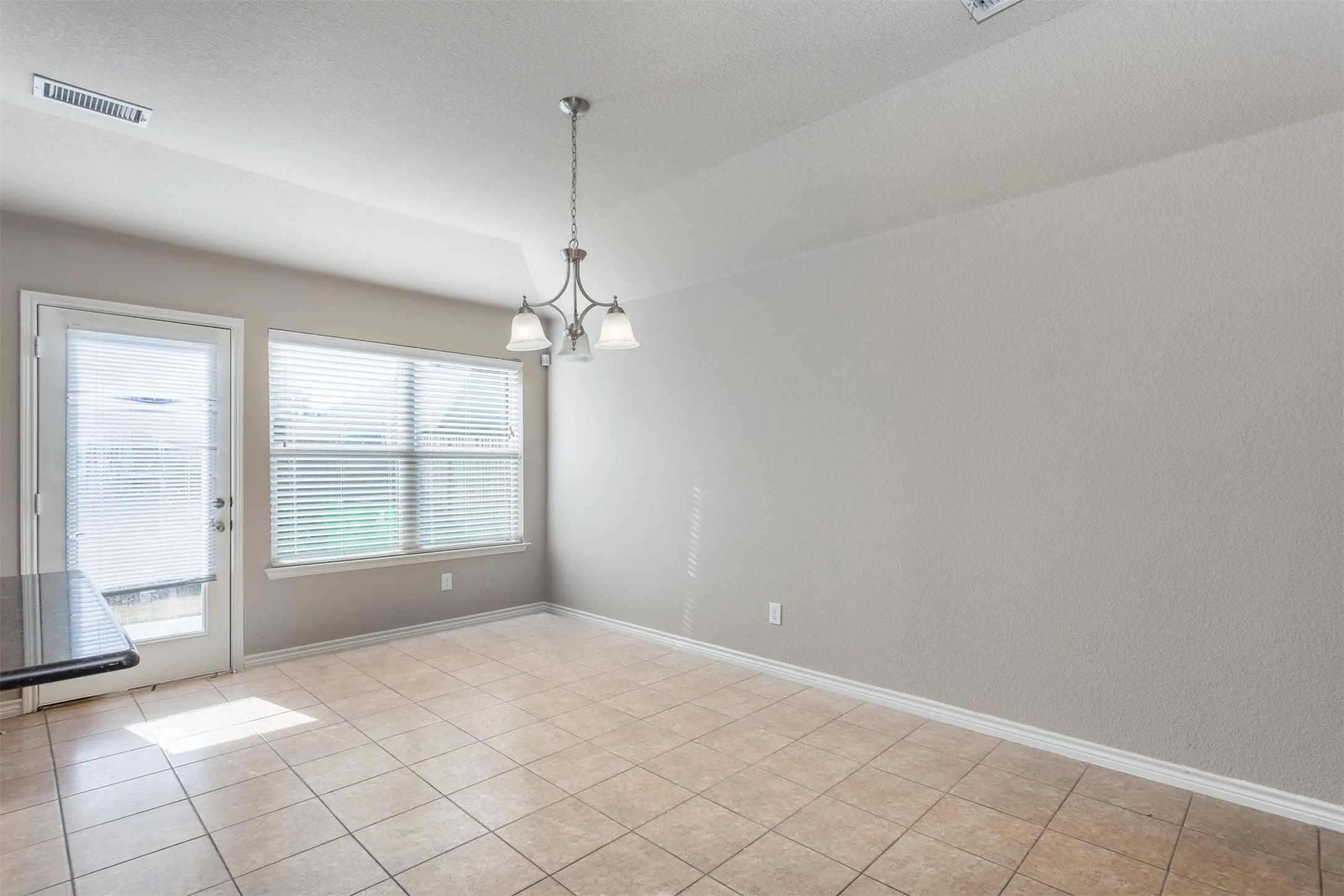 Single Family Residence For Sale in Denton County , 1408 Villa Paloma Boulevard, Little Elm, Texas 75068, 4 Bedroom, 3 Bathroom, 2 Garage spaces, 2,018 Sqft, built in 2013, Preowned, mls#21138604, Real Estate Agent in Little Elm, Homes For Sale in Denton county, Homes For Sale in Little Elm, Realtor in Little Elm Texas, Real Estate Brokerage Independent Realty Texas, Luminita Cordes Realtor