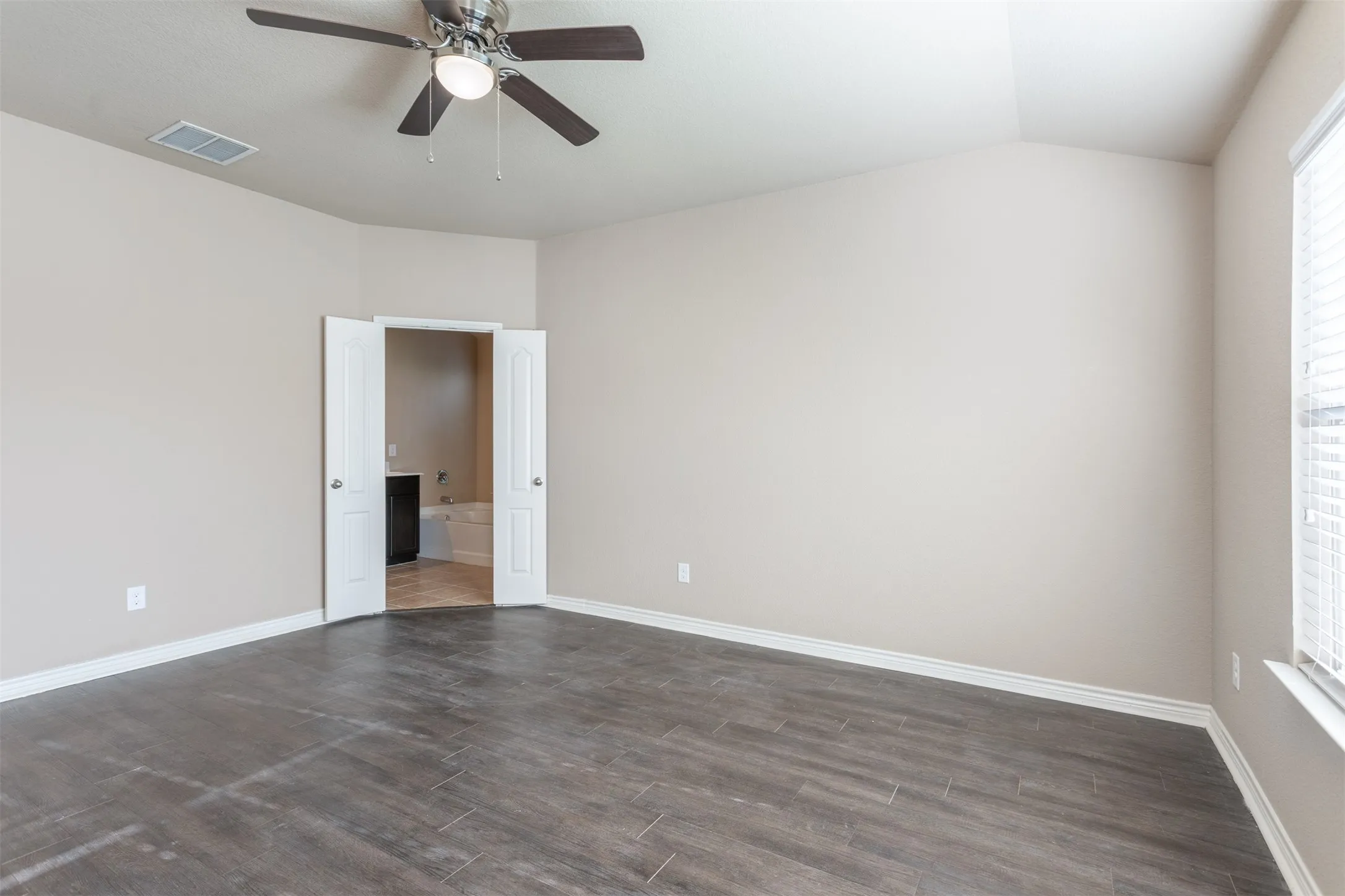 Single Family Residence For Sale in Denton County , 1408 Villa Paloma Boulevard, Little Elm, Texas 75068, 4 Bedroom, 3 Bathroom, 2 Garage spaces, 2,018 Sqft, built in 2013, Preowned, mls#21138604, Real Estate Agent in Little Elm, Homes For Sale in Denton county, Homes For Sale in Little Elm, Realtor in Little Elm Texas, Real Estate Brokerage Independent Realty Texas, Luminita Cordes Realtor