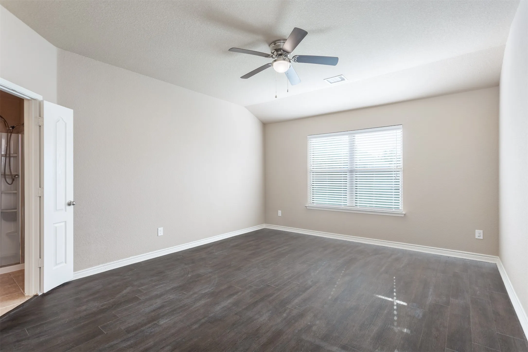 Single Family Residence For Sale in Denton County , 1408 Villa Paloma Boulevard, Little Elm, Texas 75068, 4 Bedroom, 3 Bathroom, 2 Garage spaces, 2,018 Sqft, built in 2013, Preowned, mls#21138604, Real Estate Agent in Little Elm, Homes For Sale in Denton county, Homes For Sale in Little Elm, Realtor in Little Elm Texas, Real Estate Brokerage Independent Realty Texas, Luminita Cordes Realtor