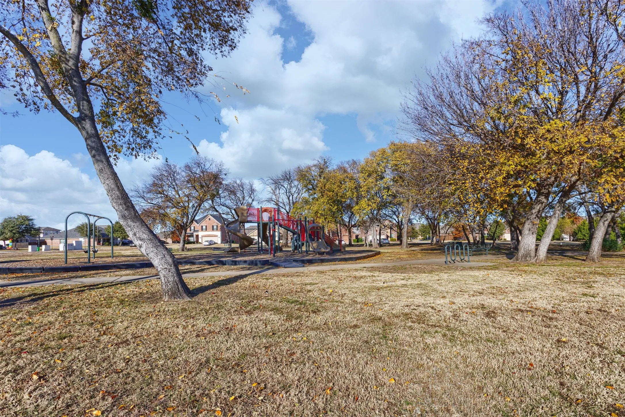 Single Family Residence For Sale in Denton County , 1408 Villa Paloma Boulevard, Little Elm, Texas 75068, 4 Bedroom, 3 Bathroom, 2 Garage spaces, 2,018 Sqft, built in 2013, Preowned, mls#21138604, Real Estate Agent in Little Elm, Homes For Sale in Denton county, Homes For Sale in Little Elm, Realtor in Little Elm Texas, Real Estate Brokerage Independent Realty Texas, Luminita Cordes Realtor