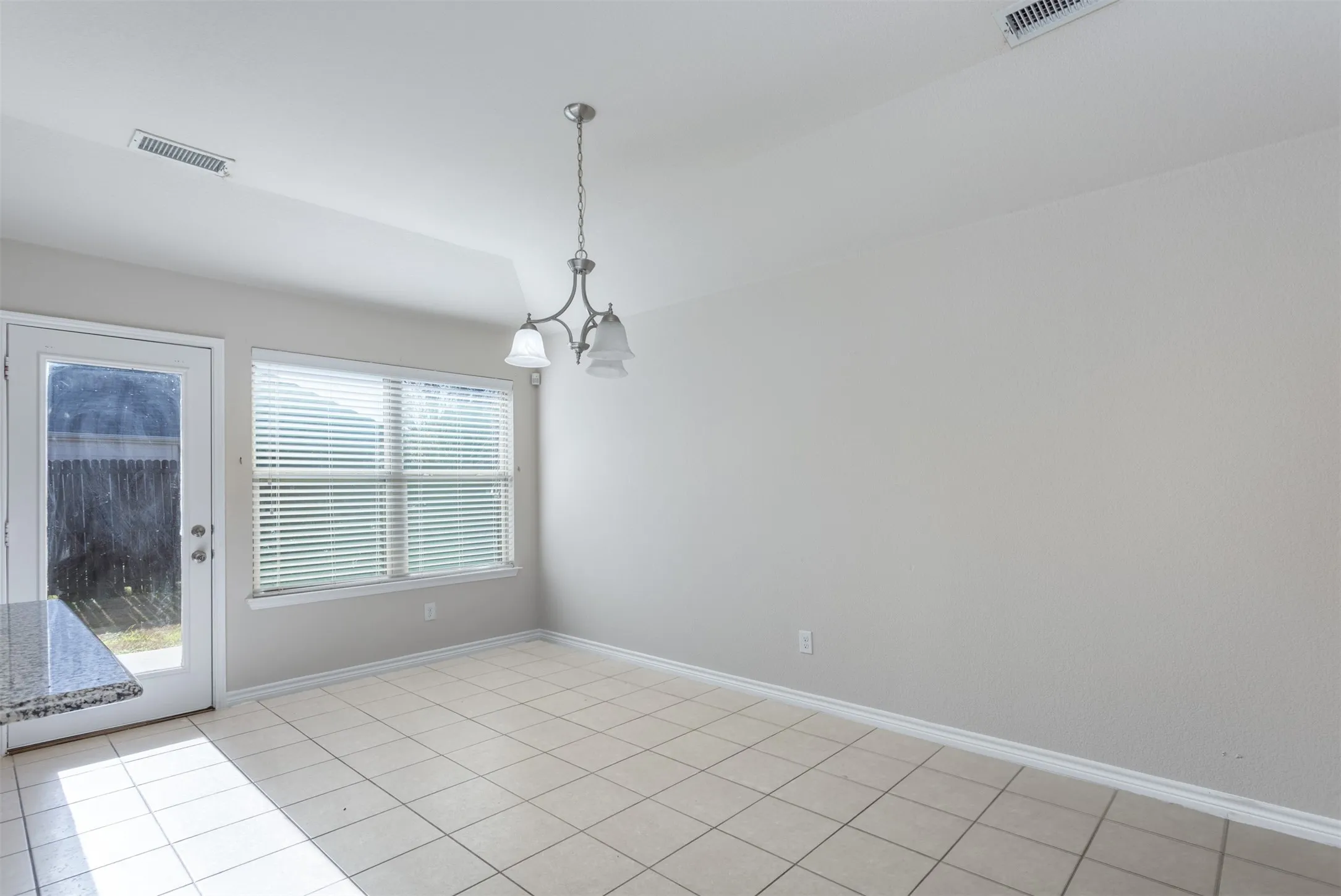 Single Family Residence For Sale in Denton County , 1308 Villa Paloma Boulevard, Little Elm, Texas 75068, 4 Bedroom, 3 Bathroom, 2 Garage spaces, 2,018 Sqft, built in 2013, Preowned, mls#21138591, Real Estate Agent in Little Elm, Homes For Sale in Denton county, Homes For Sale in Little Elm, Realtor in Little Elm Texas, Real Estate Brokerage Independent Realty Texas, Luminita Cordes Realtor