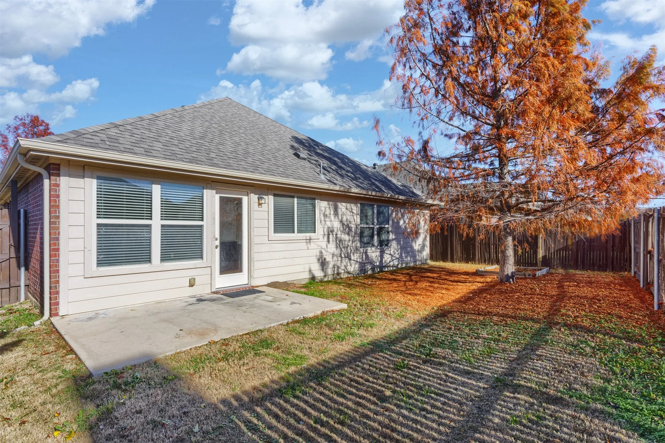 Single Family Residence For Sale in Denton County , 1308 Villa Paloma Boulevard, Little Elm, Texas 75068, 4 Bedroom, 3 Bathroom, 2 Garage spaces, 2,018 Sqft, built in 2013, Preowned, mls#21138591, Real Estate Agent in Little Elm, Homes For Sale in Denton county, Homes For Sale in Little Elm, Realtor in Little Elm Texas, Real Estate Brokerage Independent Realty Texas, Luminita Cordes Realtor