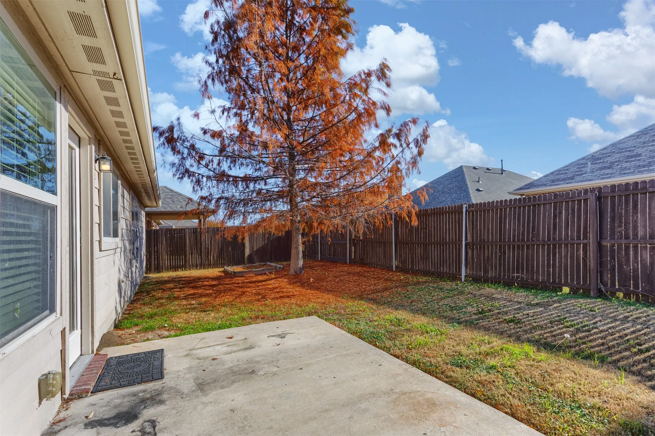 Single Family Residence For Sale in Denton County , 1308 Villa Paloma Boulevard, Little Elm, Texas 75068, 4 Bedroom, 3 Bathroom, 2 Garage spaces, 2,018 Sqft, built in 2013, Preowned, mls#21138591, Real Estate Agent in Little Elm, Homes For Sale in Denton county, Homes For Sale in Little Elm, Realtor in Little Elm Texas, Real Estate Brokerage Independent Realty Texas, Luminita Cordes Realtor