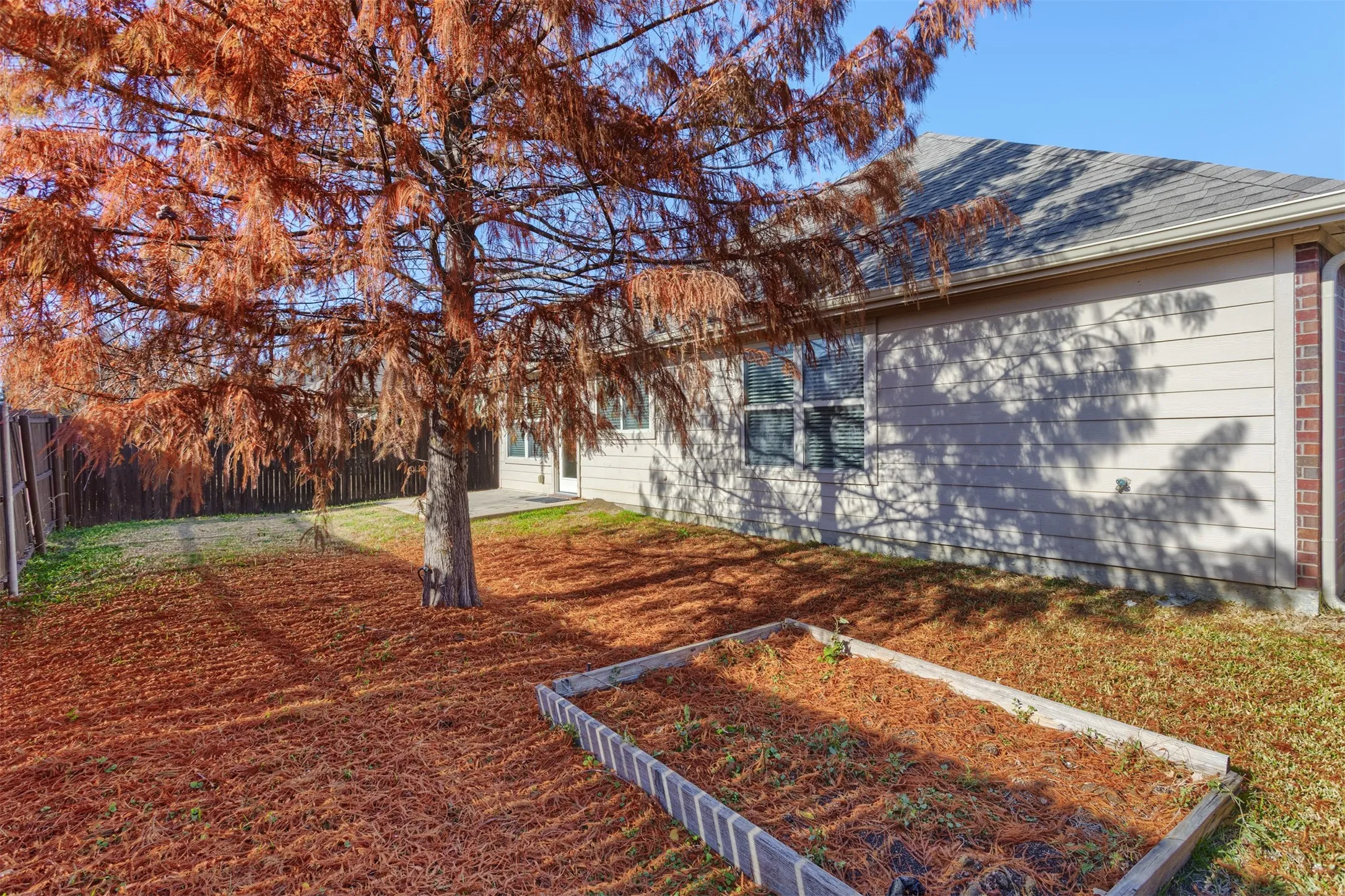 Single Family Residence For Sale in Denton County , 1308 Villa Paloma Boulevard, Little Elm, Texas 75068, 4 Bedroom, 3 Bathroom, 2 Garage spaces, 2,018 Sqft, built in 2013, Preowned, mls#21138591, Real Estate Agent in Little Elm, Homes For Sale in Denton county, Homes For Sale in Little Elm, Realtor in Little Elm Texas, Real Estate Brokerage Independent Realty Texas, Luminita Cordes Realtor