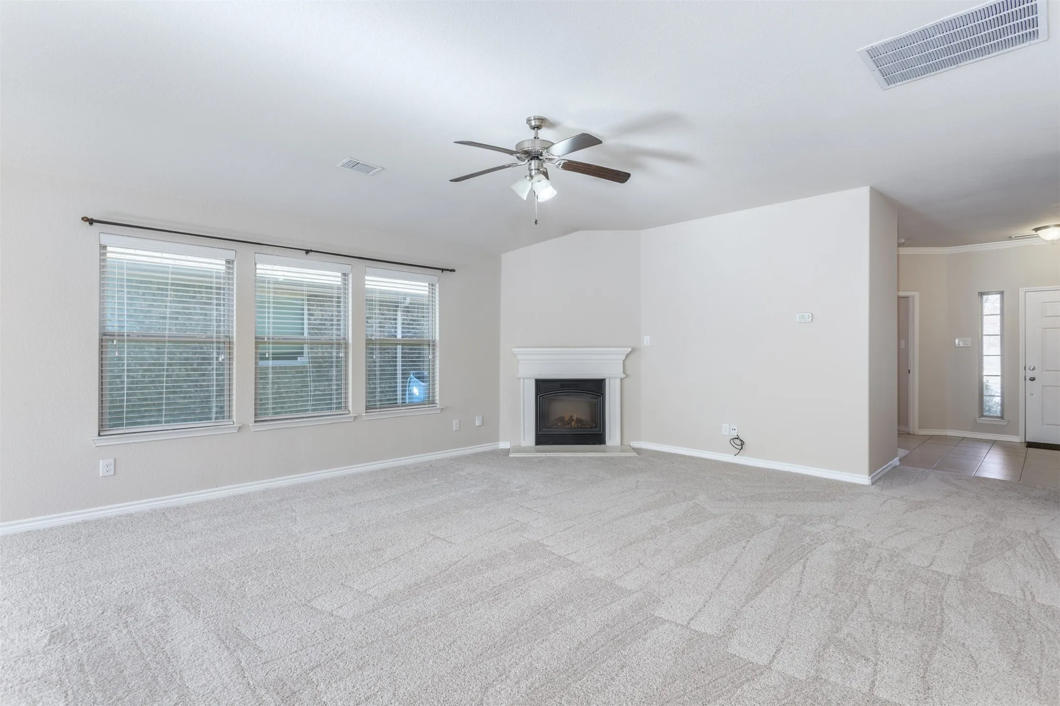 Single Family Residence For Sale in Denton County , 1308 Villa Paloma Boulevard, Little Elm, Texas 75068, 4 Bedroom, 3 Bathroom, 2 Garage spaces, 2,018 Sqft, built in 2013, Preowned, mls#21138591, Real Estate Agent in Little Elm, Homes For Sale in Denton county, Homes For Sale in Little Elm, Realtor in Little Elm Texas, Real Estate Brokerage Independent Realty Texas, Luminita Cordes Realtor