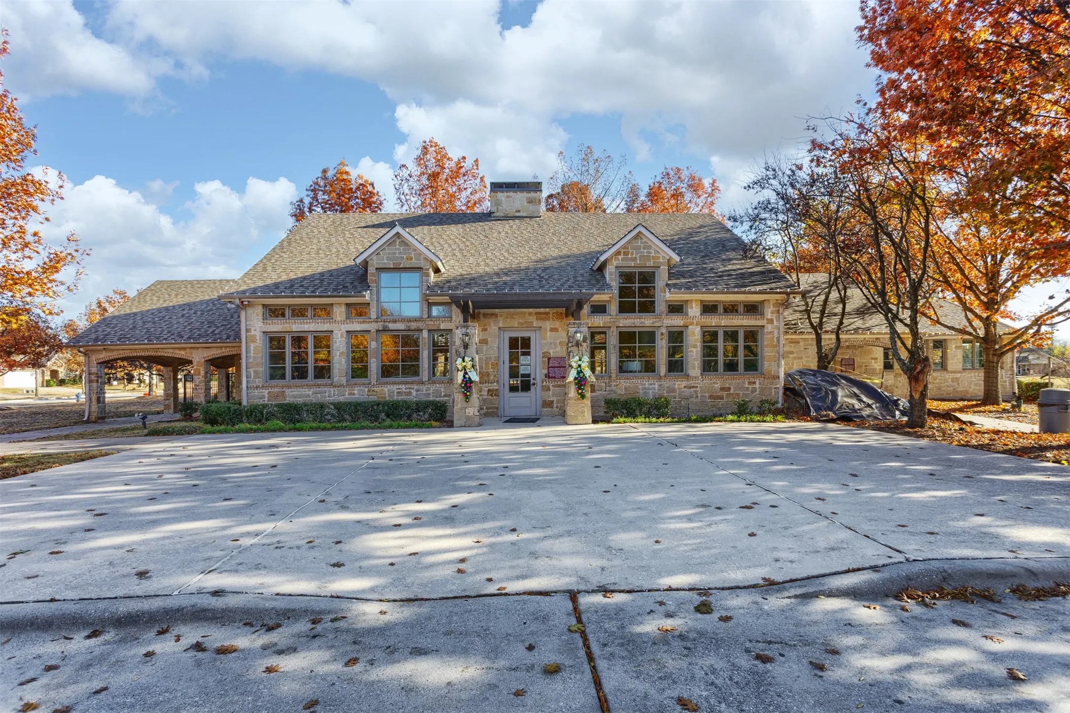 Single Family Residence For Sale in Denton County , 1308 Villa Paloma Boulevard, Little Elm, Texas 75068, 4 Bedroom, 3 Bathroom, 2 Garage spaces, 2,018 Sqft, built in 2013, Preowned, mls#21138591, Real Estate Agent in Little Elm, Homes For Sale in Denton county, Homes For Sale in Little Elm, Realtor in Little Elm Texas, Real Estate Brokerage Independent Realty Texas, Luminita Cordes Realtor