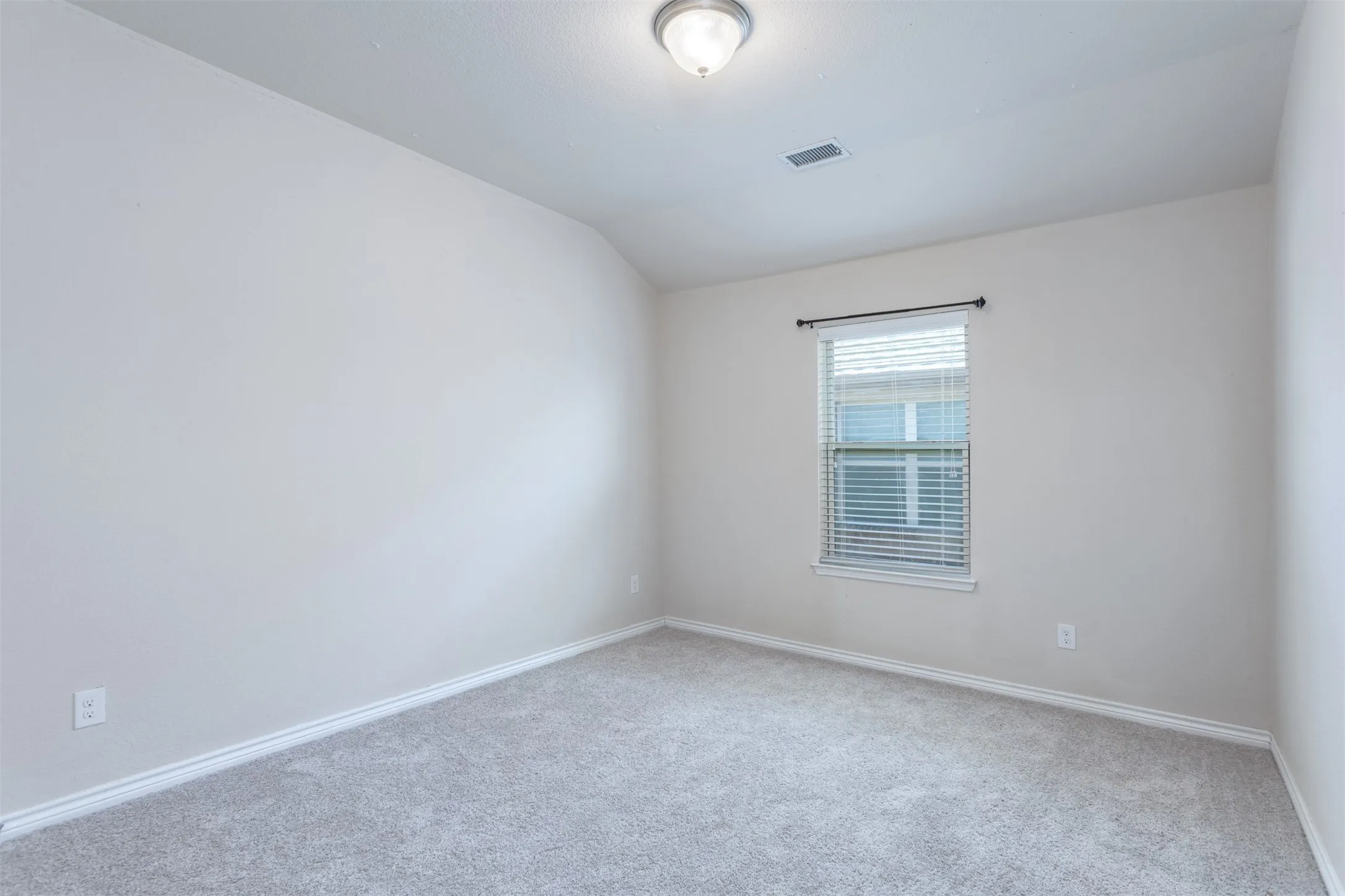 Single Family Residence For Sale in Denton County , 1308 Villa Paloma Boulevard, Little Elm, Texas 75068, 4 Bedroom, 3 Bathroom, 2 Garage spaces, 2,018 Sqft, built in 2013, Preowned, mls#21138591, Real Estate Agent in Little Elm, Homes For Sale in Denton county, Homes For Sale in Little Elm, Realtor in Little Elm Texas, Real Estate Brokerage Independent Realty Texas, Luminita Cordes Realtor