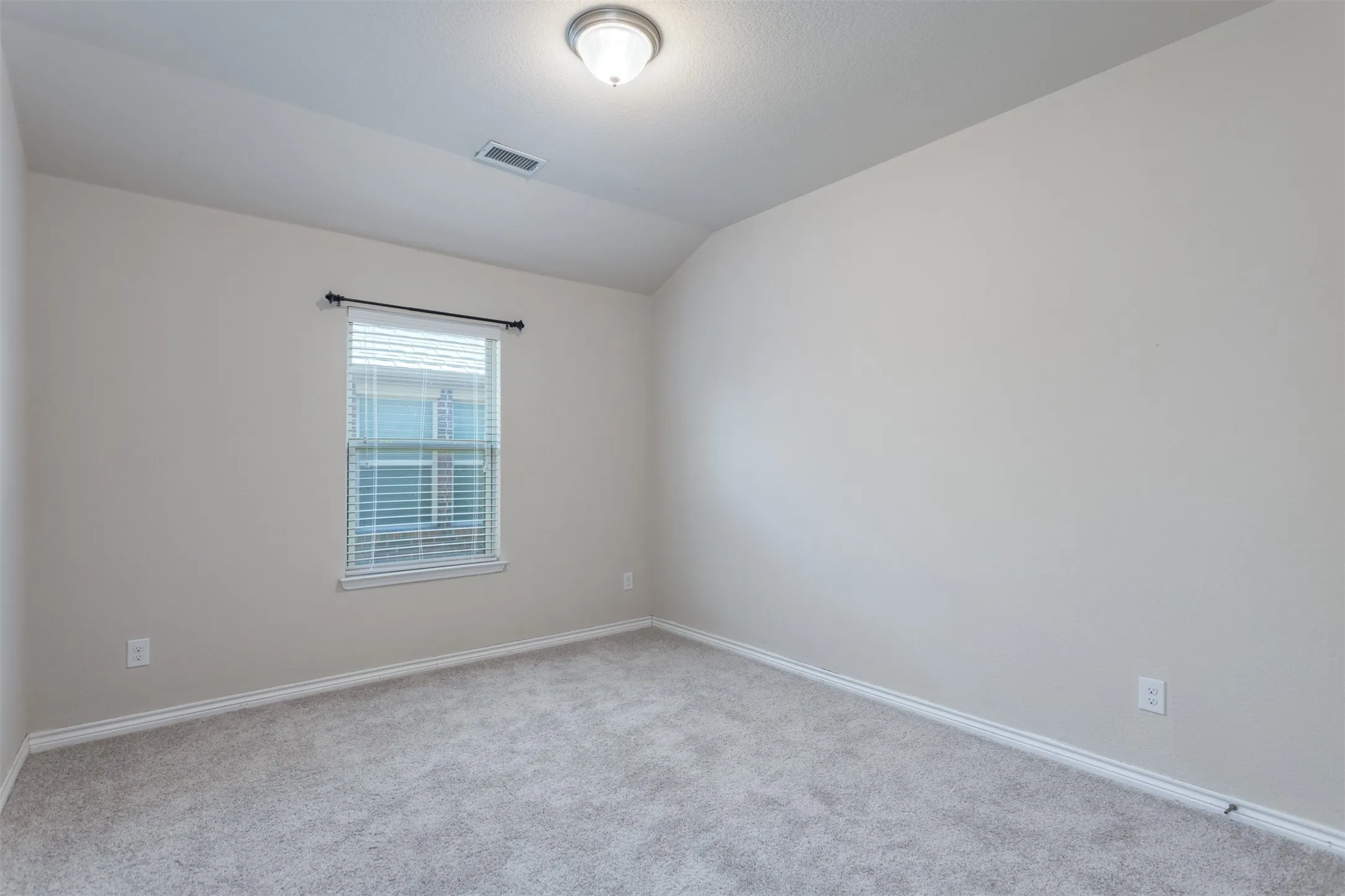 Single Family Residence For Sale in Denton County , 1308 Villa Paloma Boulevard, Little Elm, Texas 75068, 4 Bedroom, 3 Bathroom, 2 Garage spaces, 2,018 Sqft, built in 2013, Preowned, mls#21138591, Real Estate Agent in Little Elm, Homes For Sale in Denton county, Homes For Sale in Little Elm, Realtor in Little Elm Texas, Real Estate Brokerage Independent Realty Texas, Luminita Cordes Realtor