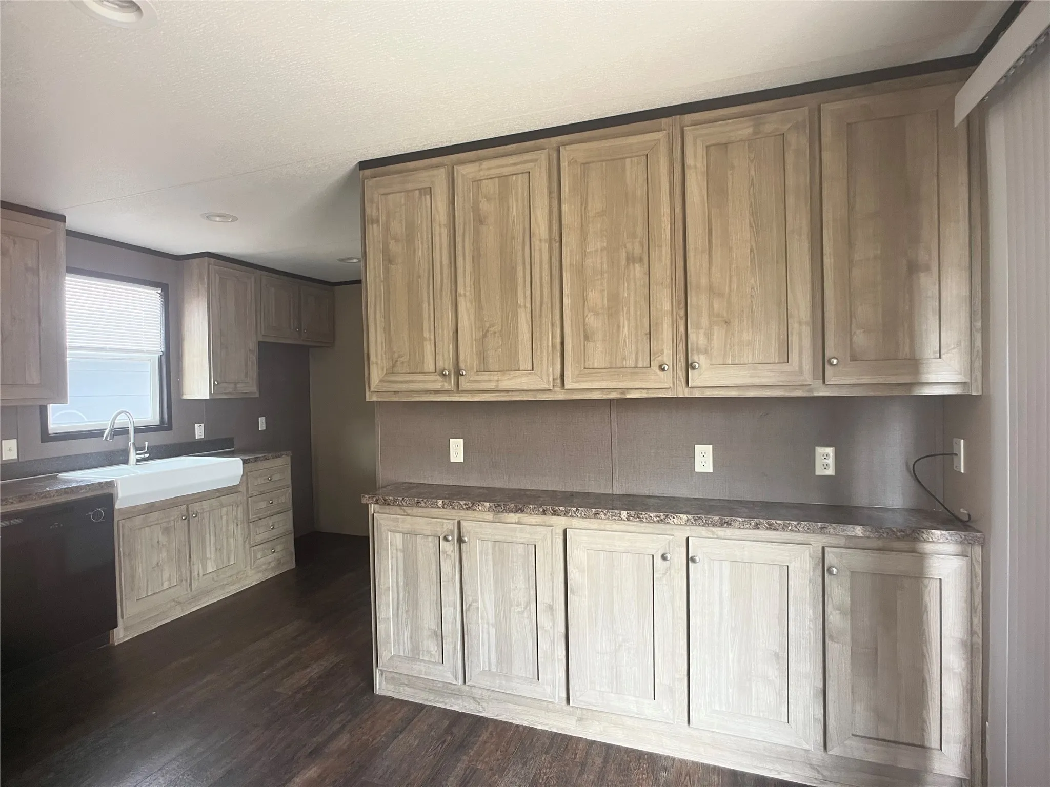 Mobile Home For Sale in Dallas County , 147 Cottonwood Lane, Wylie, Texas 75098, 2 Bedroom, 2 Bathroom, Garage spaces, 1,088 Sqft, built in 2018, mls#21138703, Real Estate Agent in Wylie, Homes For Sale in Dallas county, Homes For Sale in Wylie, Realtor in Wylie Texas, Real Estate Brokerage Independent Realty Texas, Luminita Cordes Realtor