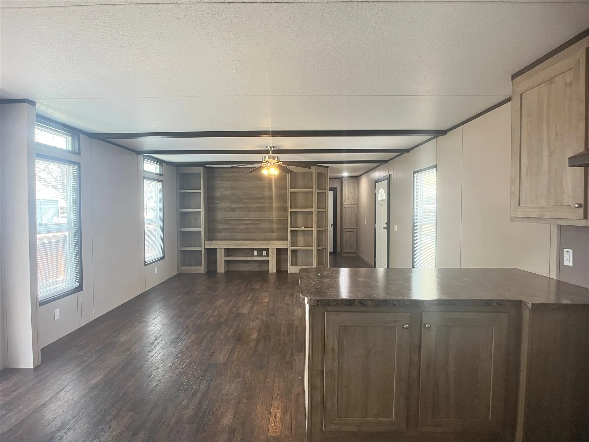 Mobile Home For Sale in Dallas County , 147 Cottonwood Lane, Wylie, Texas 75098, 2 Bedroom, 2 Bathroom, Garage spaces, 1,088 Sqft, built in 2018, mls#21138703, Real Estate Agent in Wylie, Homes For Sale in Dallas county, Homes For Sale in Wylie, Realtor in Wylie Texas, Real Estate Brokerage Independent Realty Texas, Luminita Cordes Realtor