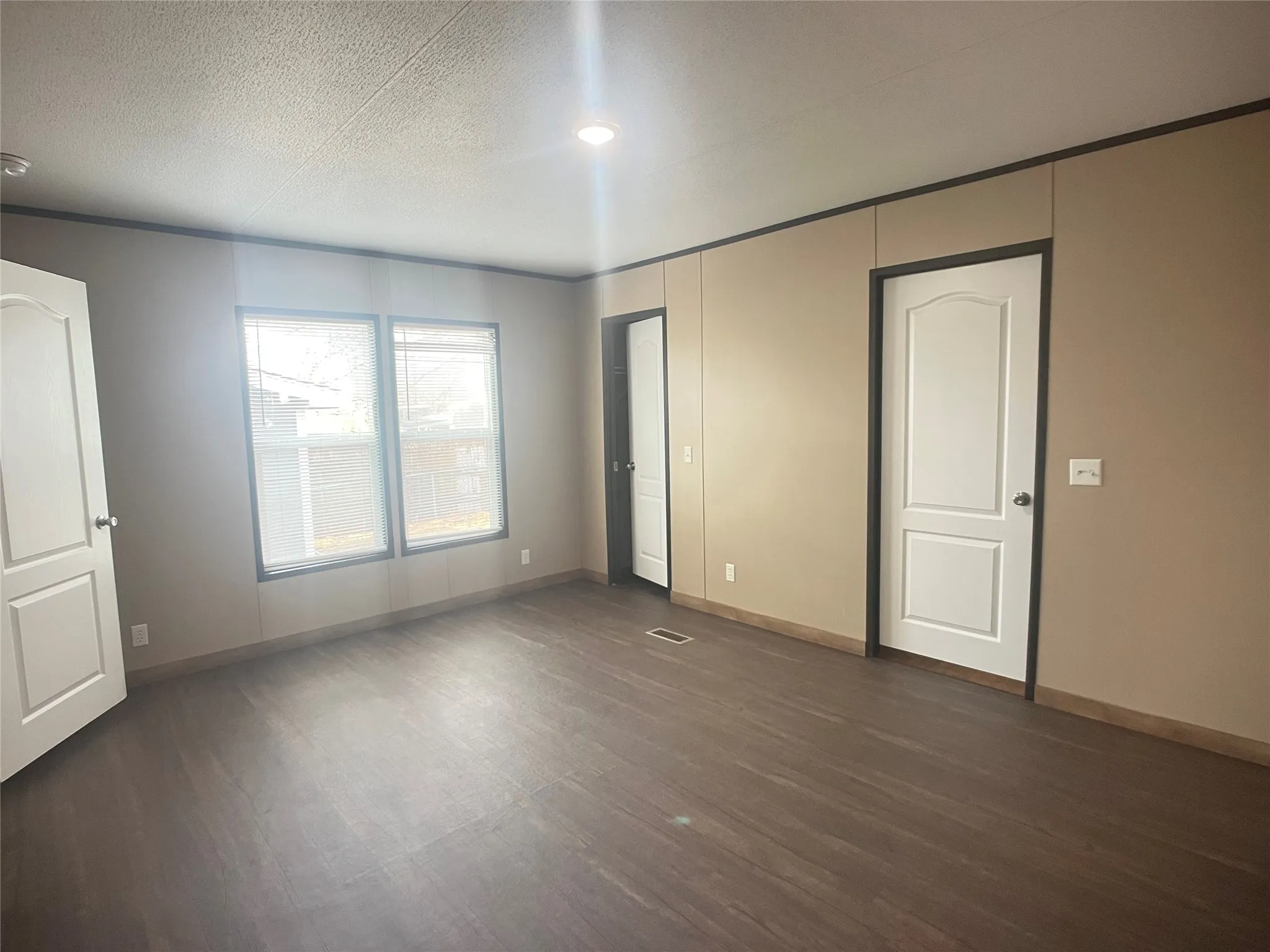 Mobile Home For Sale in Dallas County , 147 Cottonwood Lane, Wylie, Texas 75098, 2 Bedroom, 2 Bathroom, Garage spaces, 1,088 Sqft, built in 2018, mls#21138703, Real Estate Agent in Wylie, Homes For Sale in Dallas county, Homes For Sale in Wylie, Realtor in Wylie Texas, Real Estate Brokerage Independent Realty Texas, Luminita Cordes Realtor
