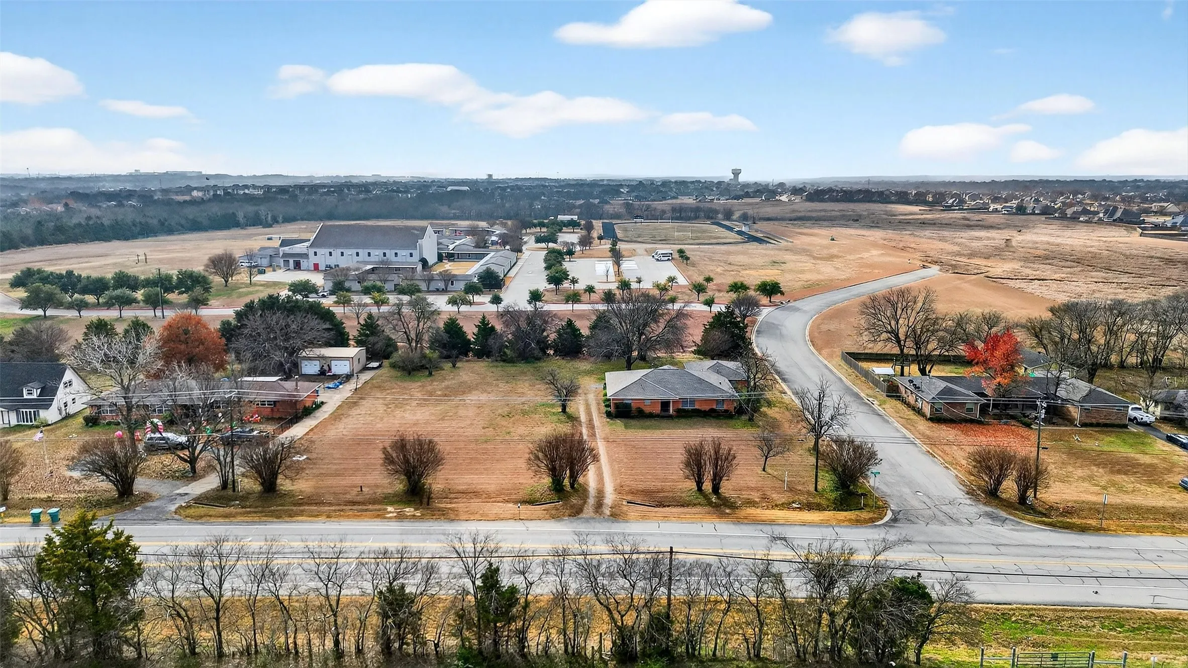 Single Family Residence For Sale in Grayson County , 3928 W Houston Street, Sherman, Texas 75092, 3 Bedroom, 2 Bathroom, 2 Garage spaces, 2,047 Sqft, built in 1966, Preowned, mls#21138554, Real Estate Agent in Sherman, Homes For Sale in Grayson county, Homes For Sale in Sherman, Realtor in Sherman Texas, Real Estate Brokerage Independent Realty Texas, Luminita Cordes Realtor