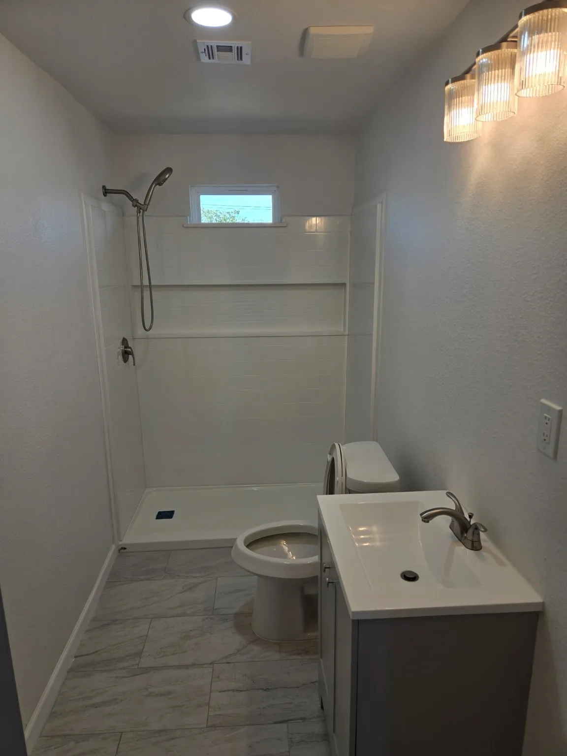Single Family Residence For Sale in Mc Lennan County , 2110 N 06th Street, Waco, Texas 76708, 3 Bedroom, 2 Bathroom, 1 Garage spaces, 2,036 Sqft, built in 1989, mls#21138881, Real Estate Agent in Waco, Homes For Sale in Mc Lennan county, Homes For Sale in Waco, Realtor in Waco Texas, Real Estate Brokerage Independent Realty Texas, Luminita Cordes Realtor