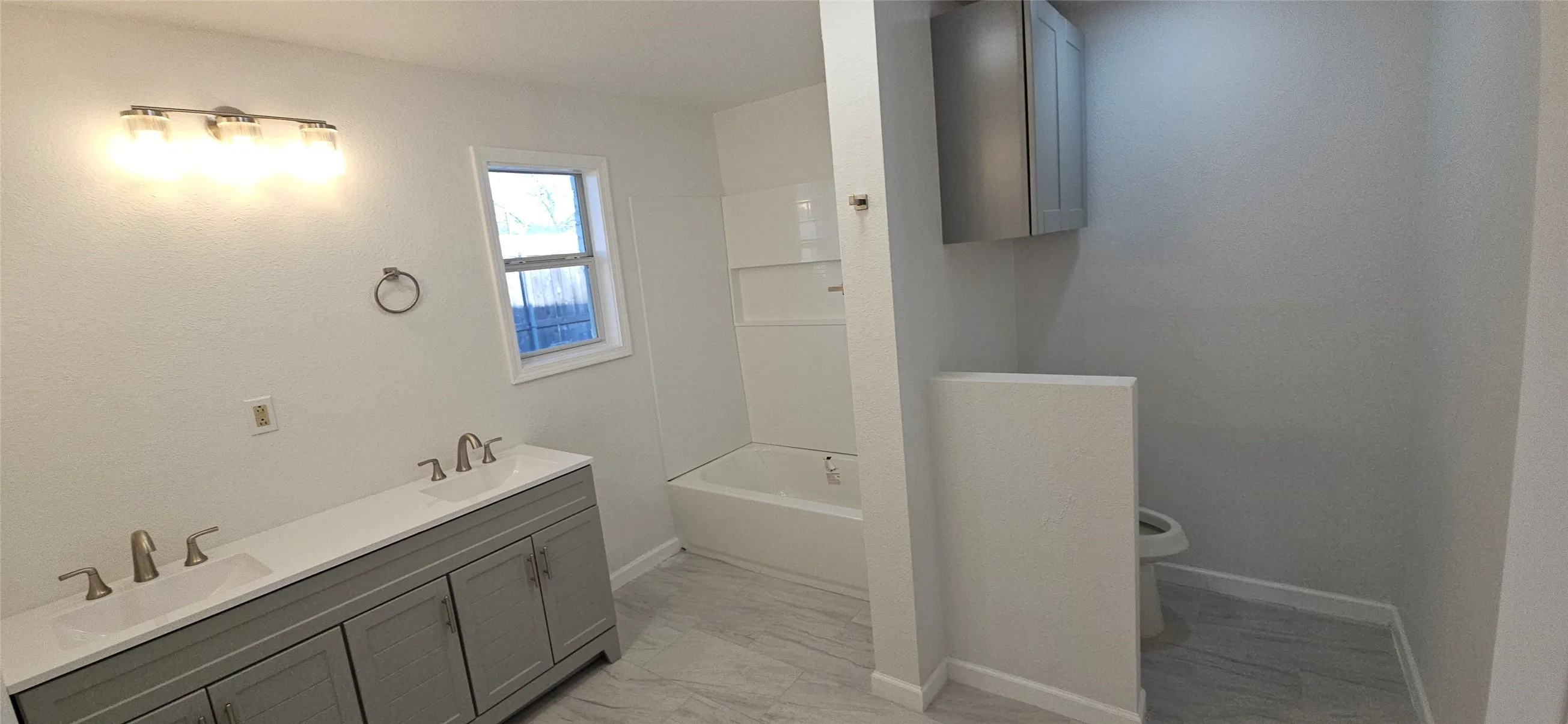 Single Family Residence For Sale in Mc Lennan County , 2110 N 06th Street, Waco, Texas 76708, 3 Bedroom, 2 Bathroom, 1 Garage spaces, 2,036 Sqft, built in 1989, mls#21138881, Real Estate Agent in Waco, Homes For Sale in Mc Lennan county, Homes For Sale in Waco, Realtor in Waco Texas, Real Estate Brokerage Independent Realty Texas, Luminita Cordes Realtor