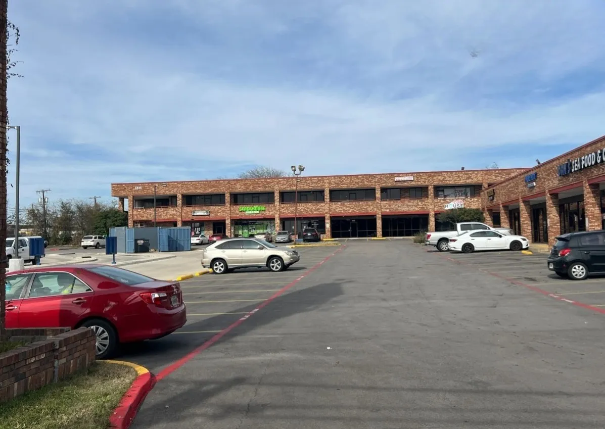 Retail For Rent in Dallas County , 3215 W Pleasant Run Road 106, Lancaster, Texas 75146, 0, 0, Garage spaces, 0 Sqft, built in 1985, Preowned, mls#21138931, Real Estate Agent in Lancaster, Homes For Rent in Dallas county, Homes For Rent in Lancaster, Realtor in Lancaster Texas, Real Estate Brokerage Independent Realty Texas, Luminita Cordes Realtor